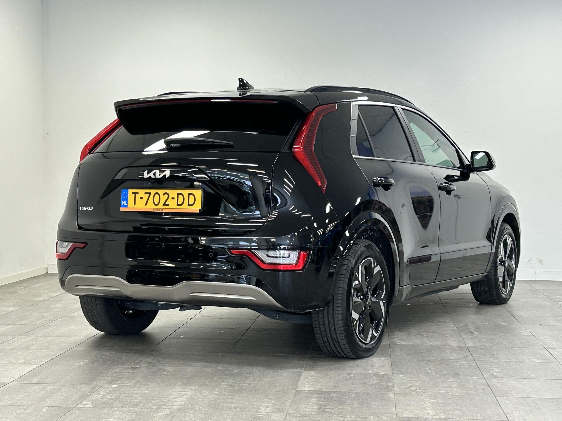 Kia NiroEV met kenteken T-702-DD – autofoto 2