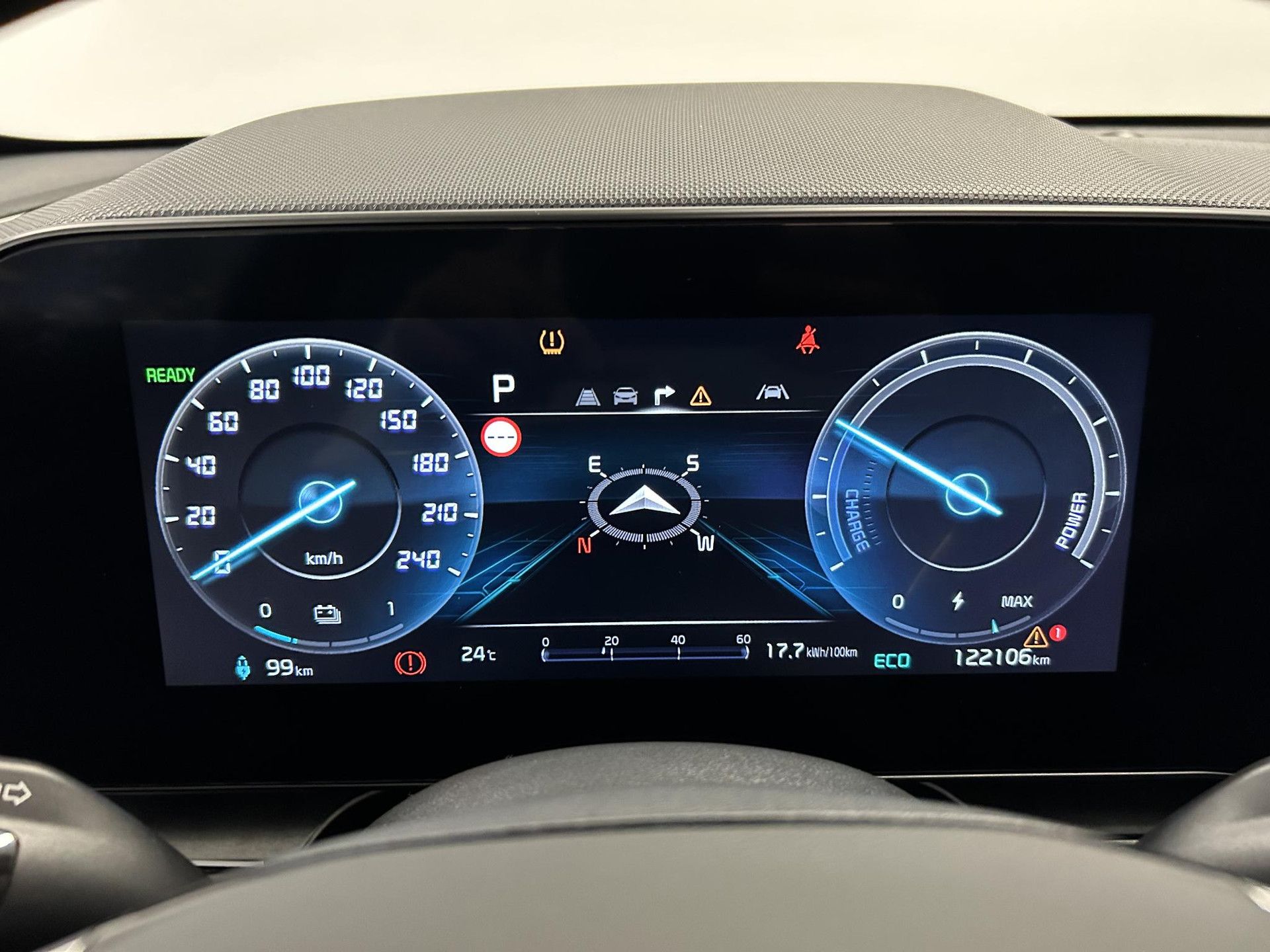 Kia NiroEV met kenteken T-702-DD – autofoto 4