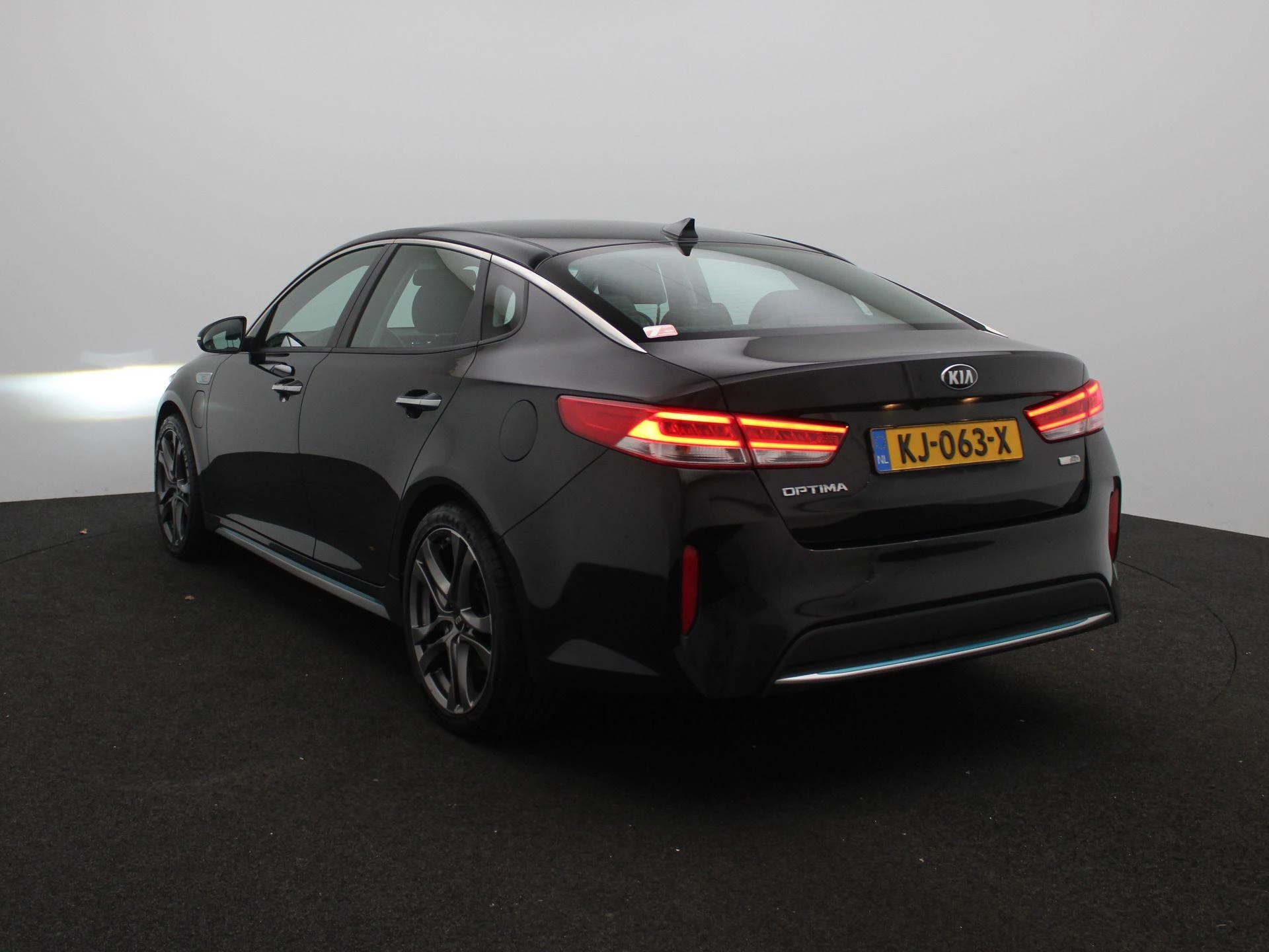 Kia Optima met kenteken 53100 – autofoto 3