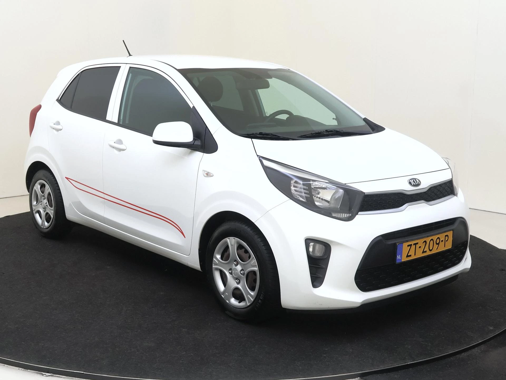 Kia Picanto met kenteken 50100 – autofoto 3