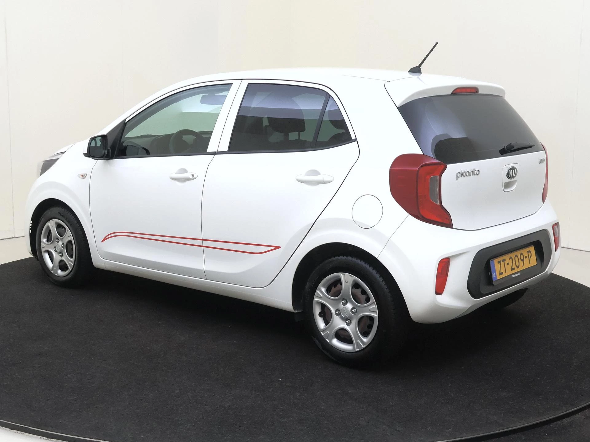 Kia Picanto met kenteken 50100 – autofoto 4