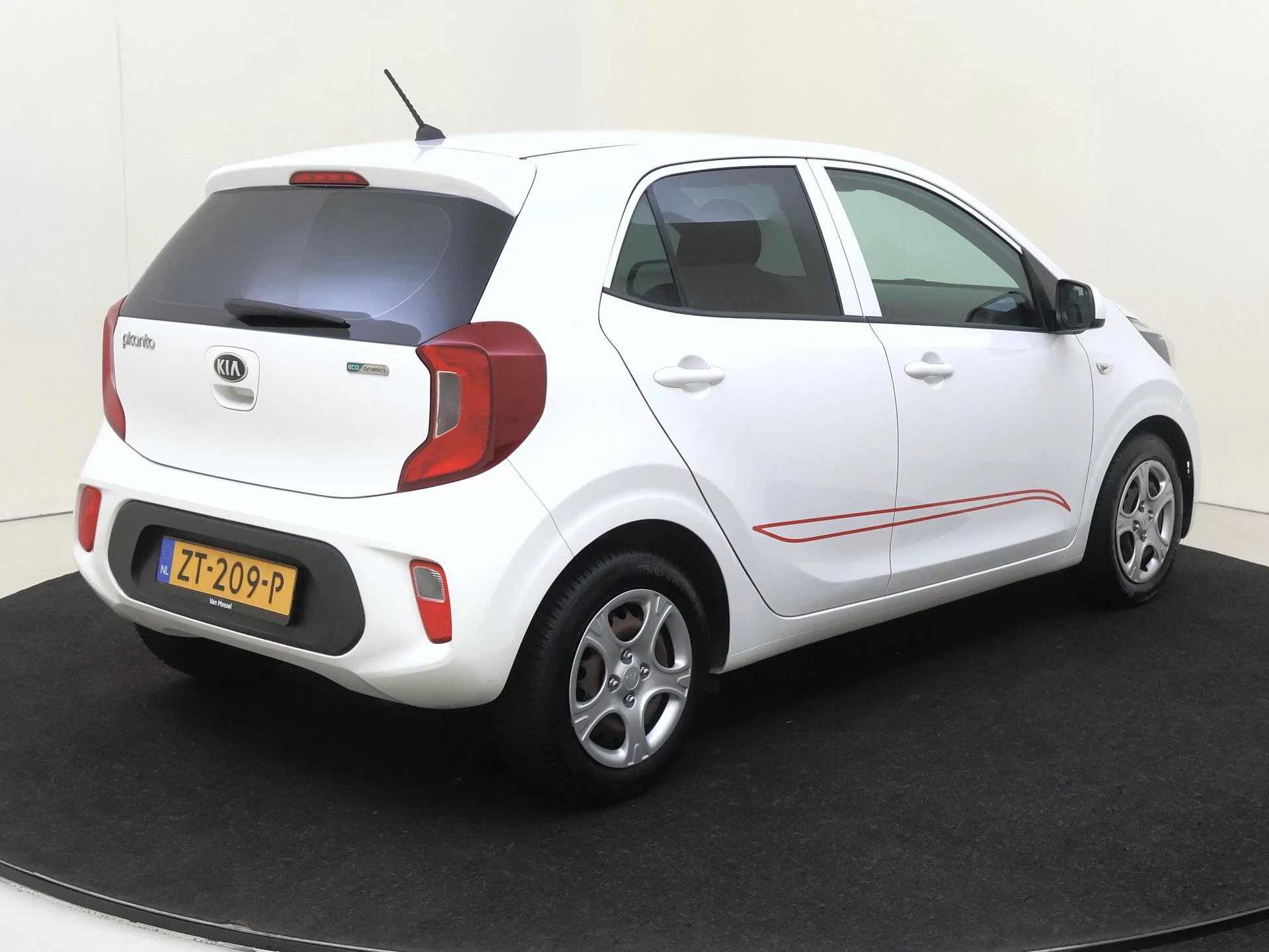 Kia Picanto met kenteken 50100 – autofoto 5
