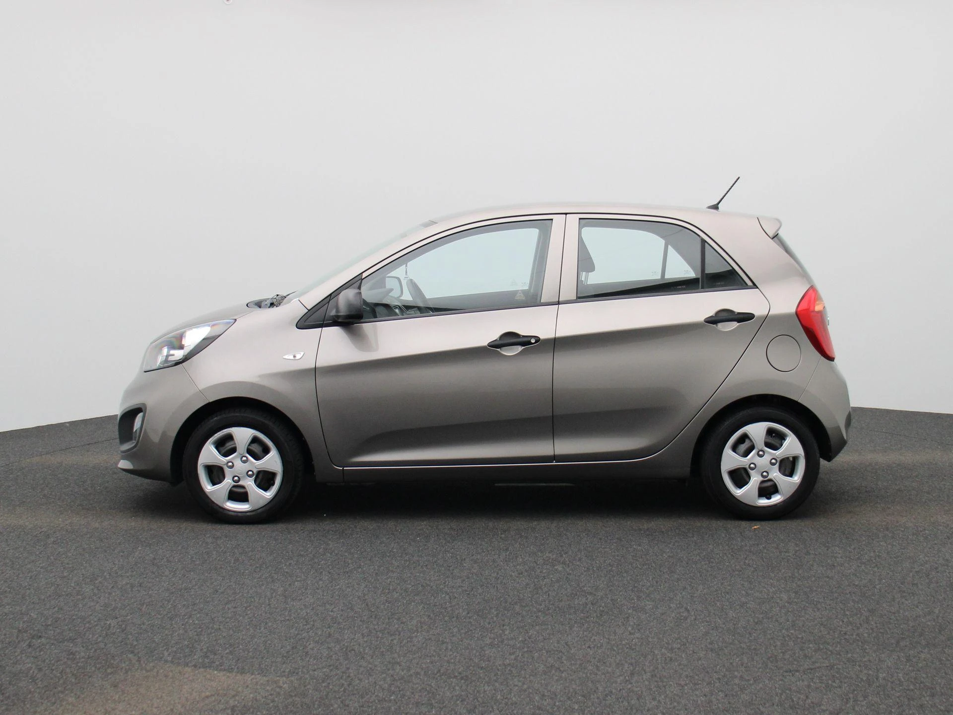 Kia Picanto met kenteken 67100 – autofoto 5