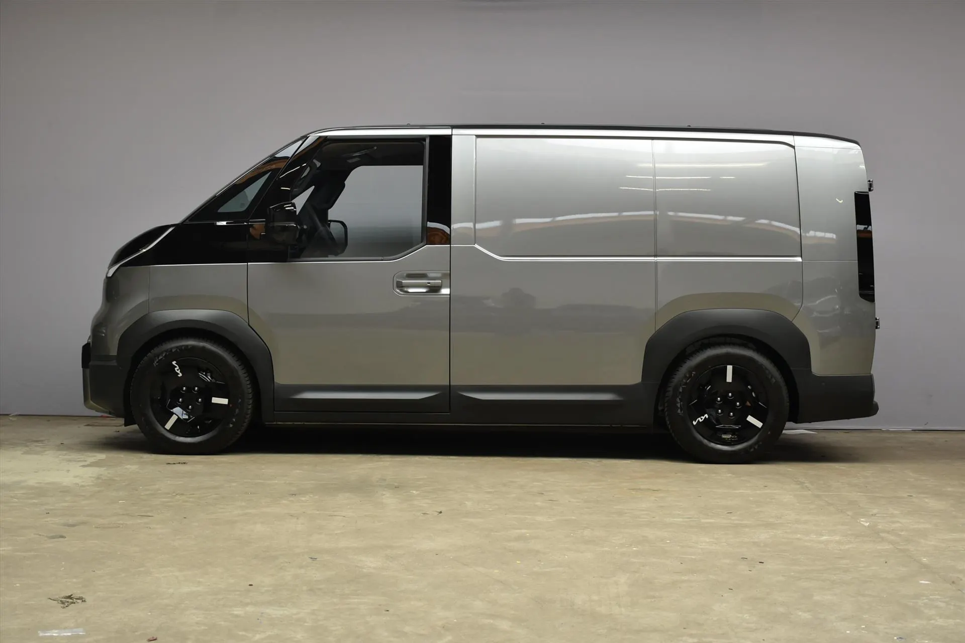 Kia PV5 met kenteken 78993 – autofoto 2