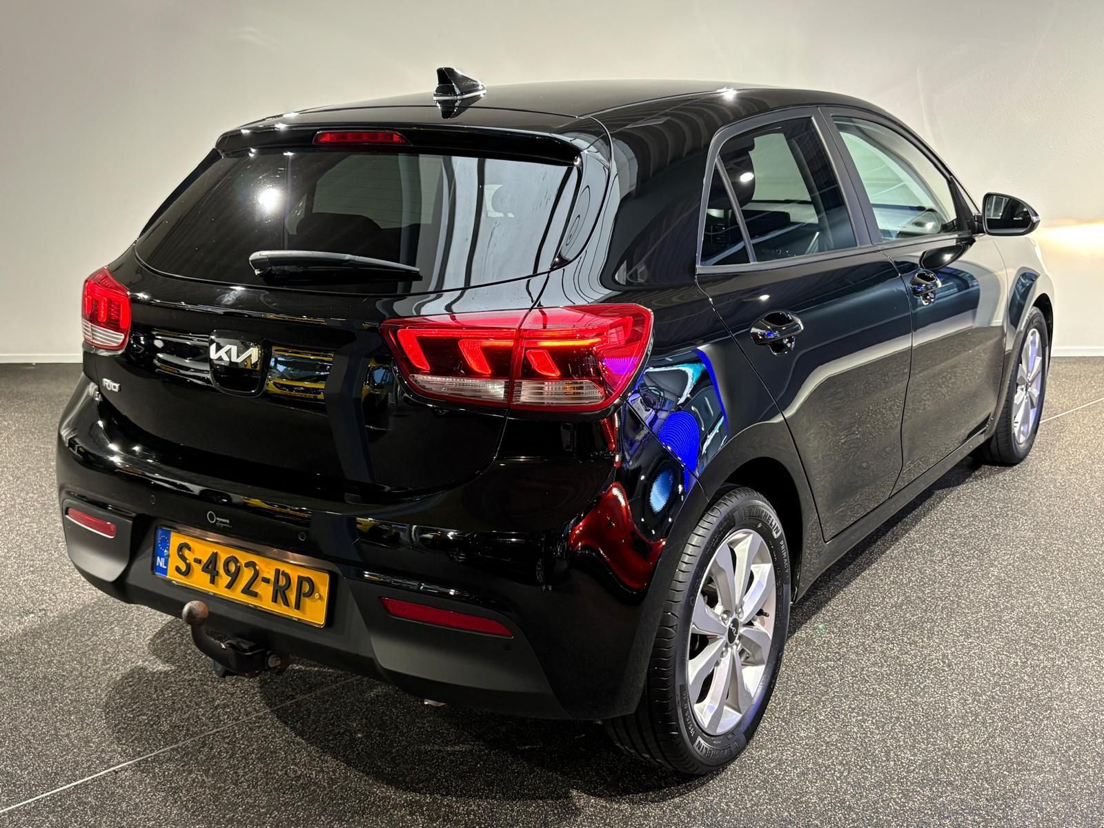 Kia Rio met kenteken S-492-RP – autofoto 2