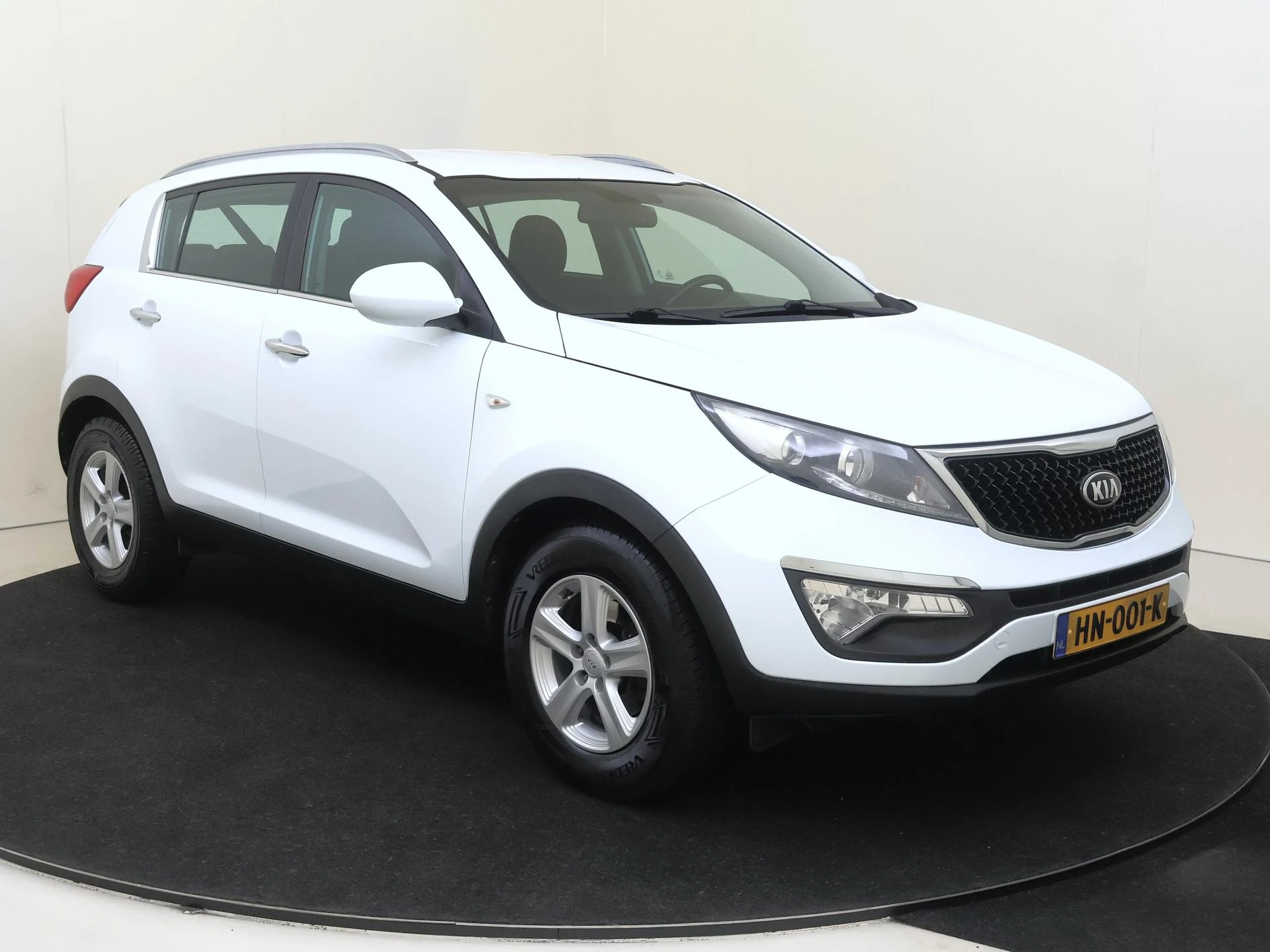 Kia Sportage met kenteken 64100 – autofoto 3