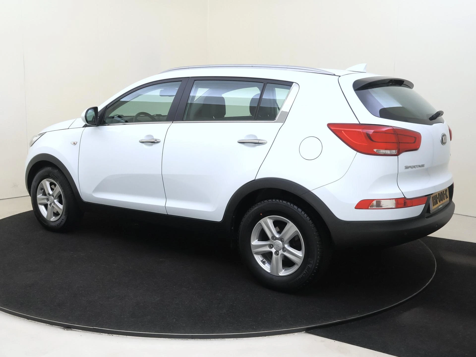 Kia Sportage met kenteken 64100 – autofoto 4