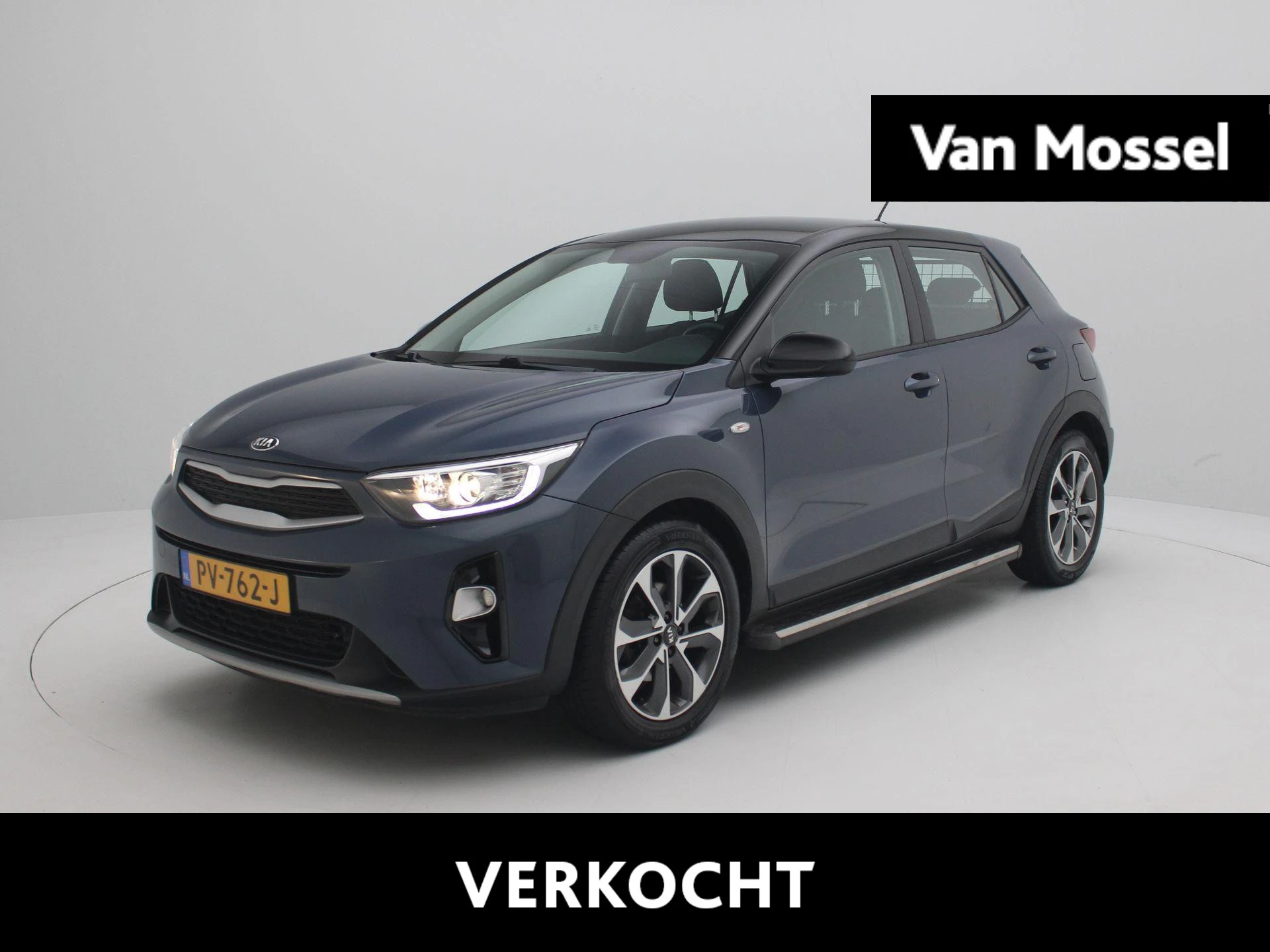 Kia Stonic met kenteken 50100 – autofoto 2