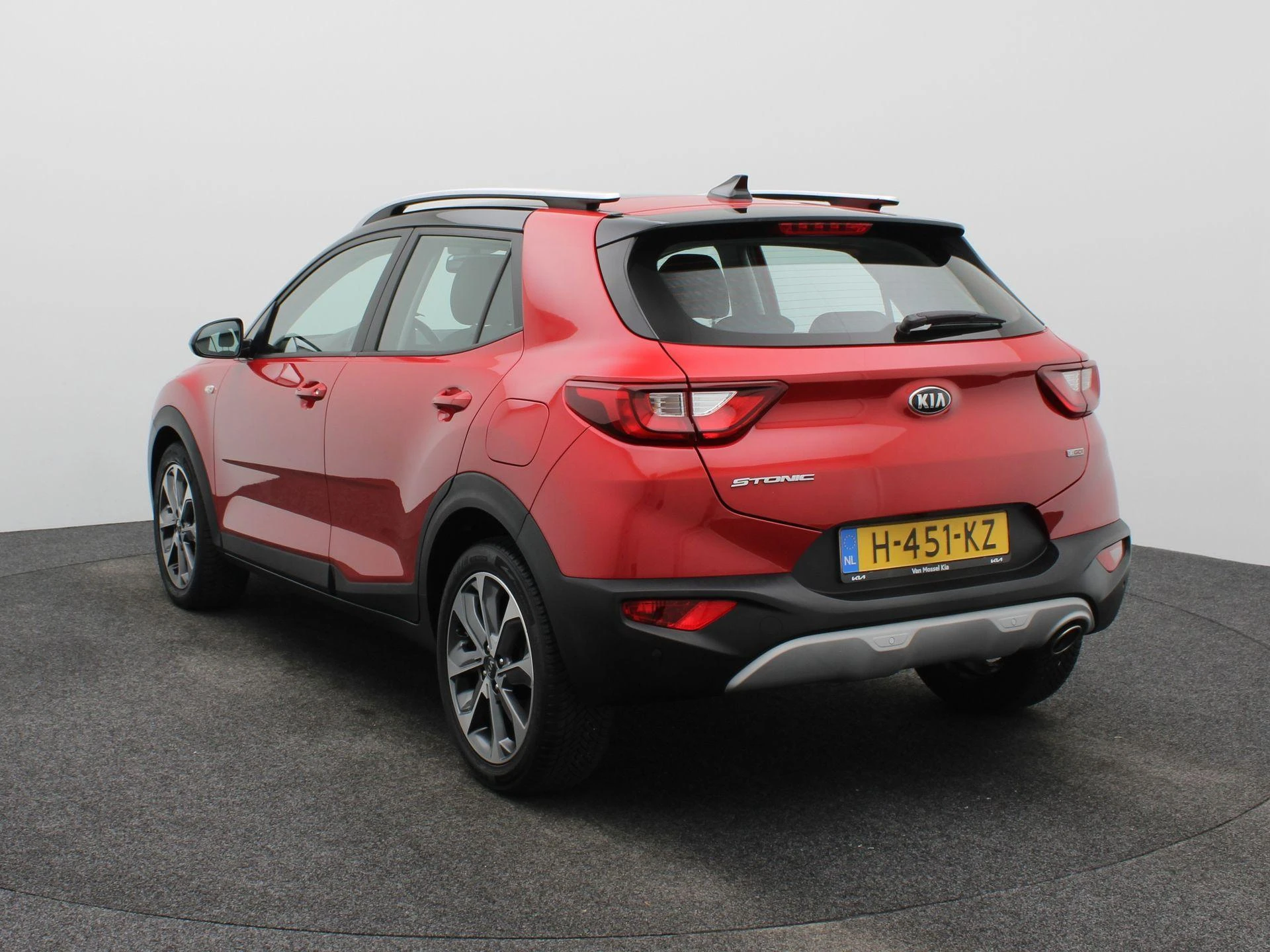 Kia Stonic met kenteken 61100 – autofoto 3