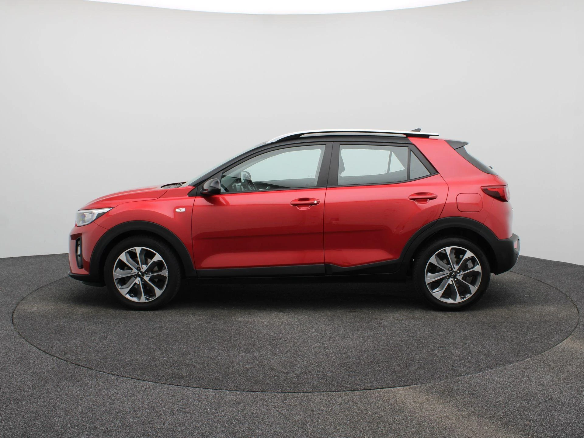 Kia Stonic met kenteken 61100 – autofoto 5
