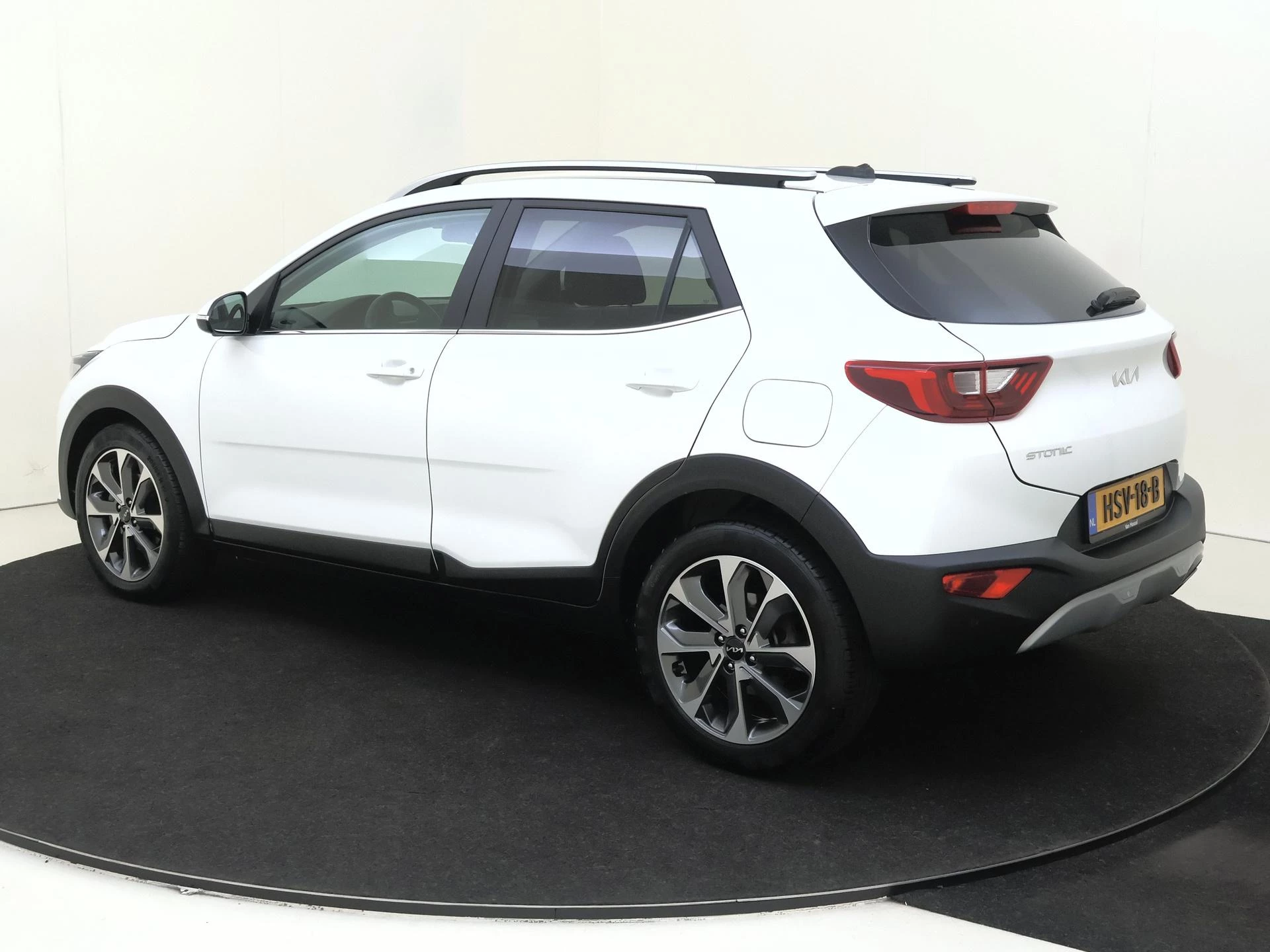 Kia Stonic met kenteken HSV-18-B – autofoto 4