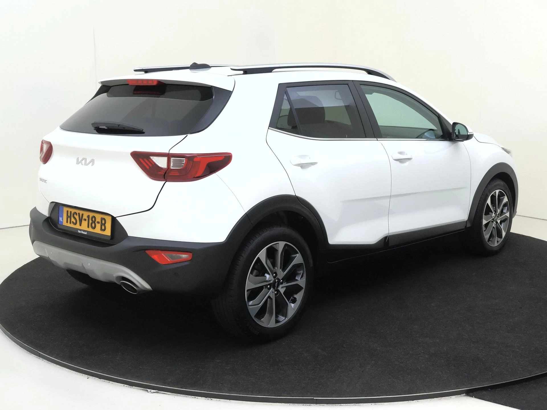 Kia Stonic met kenteken HSV-18-B – autofoto 5