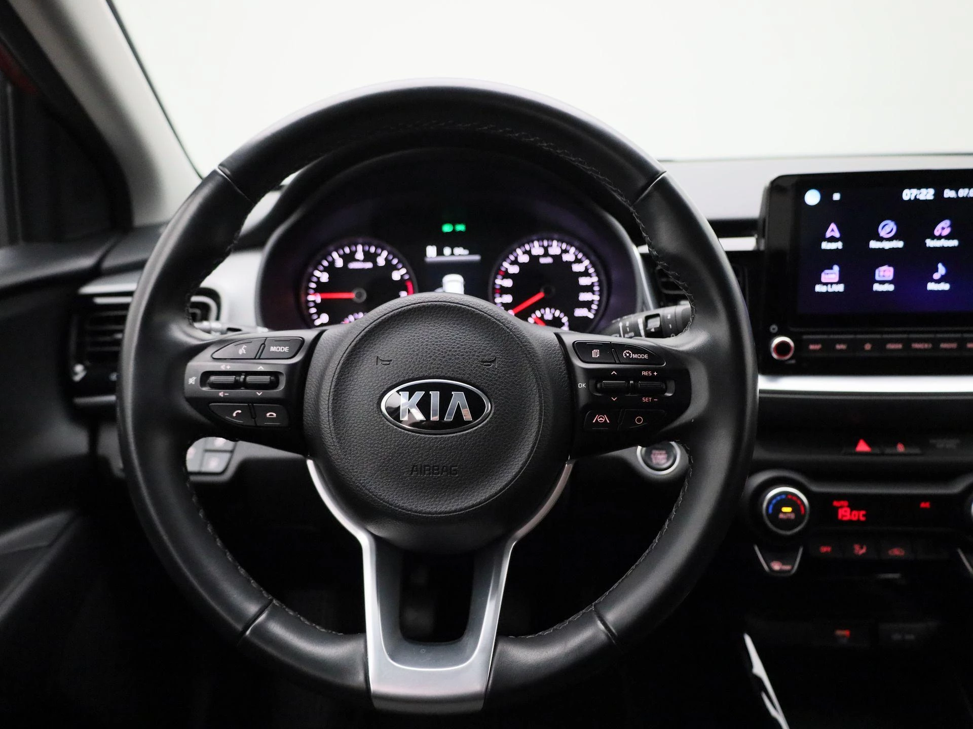 Kia Stonic met kenteken L-256-RD – autofoto 3
