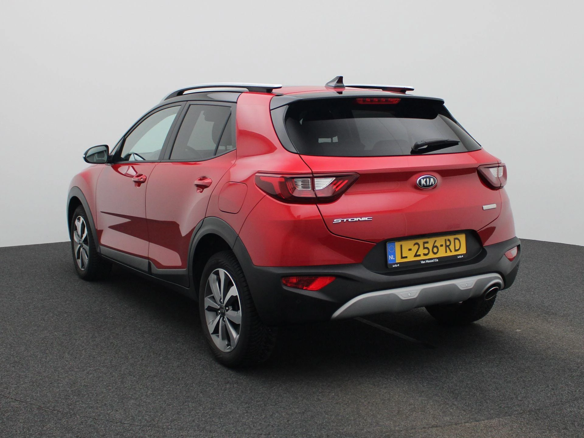 Kia Stonic met kenteken L-256-RD – autofoto 4