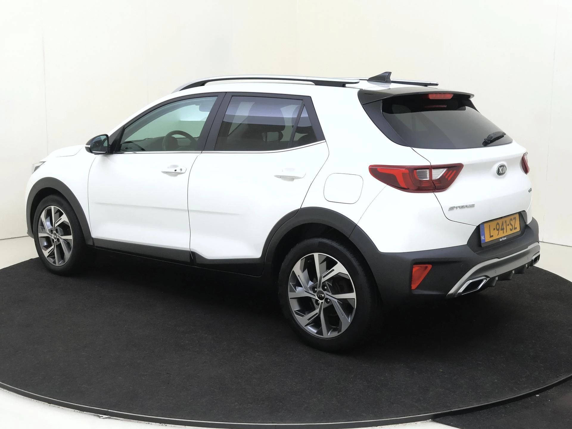 Kia Stonic met kenteken L-941-SZ – autofoto 4
