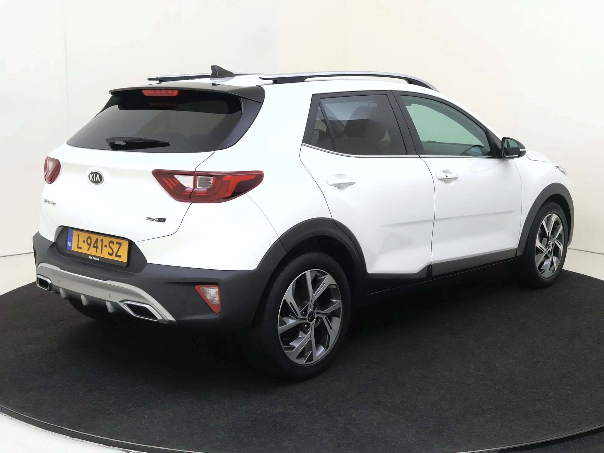 Kia Stonic met kenteken L-941-SZ – autofoto 5