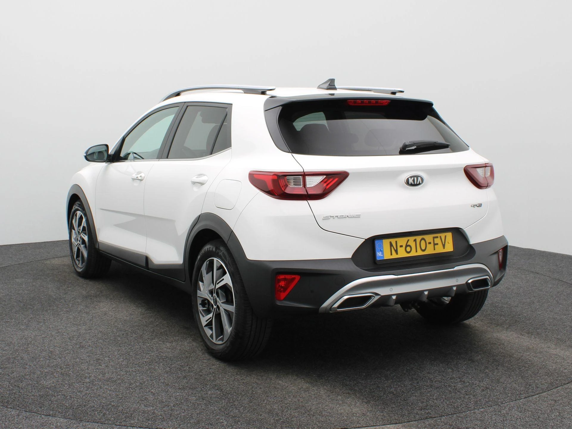 Kia Stonic met kenteken N-610-FV – autofoto 3