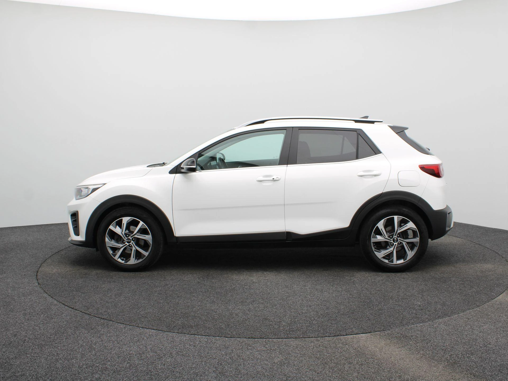 Kia Stonic met kenteken N-610-FV – autofoto 5