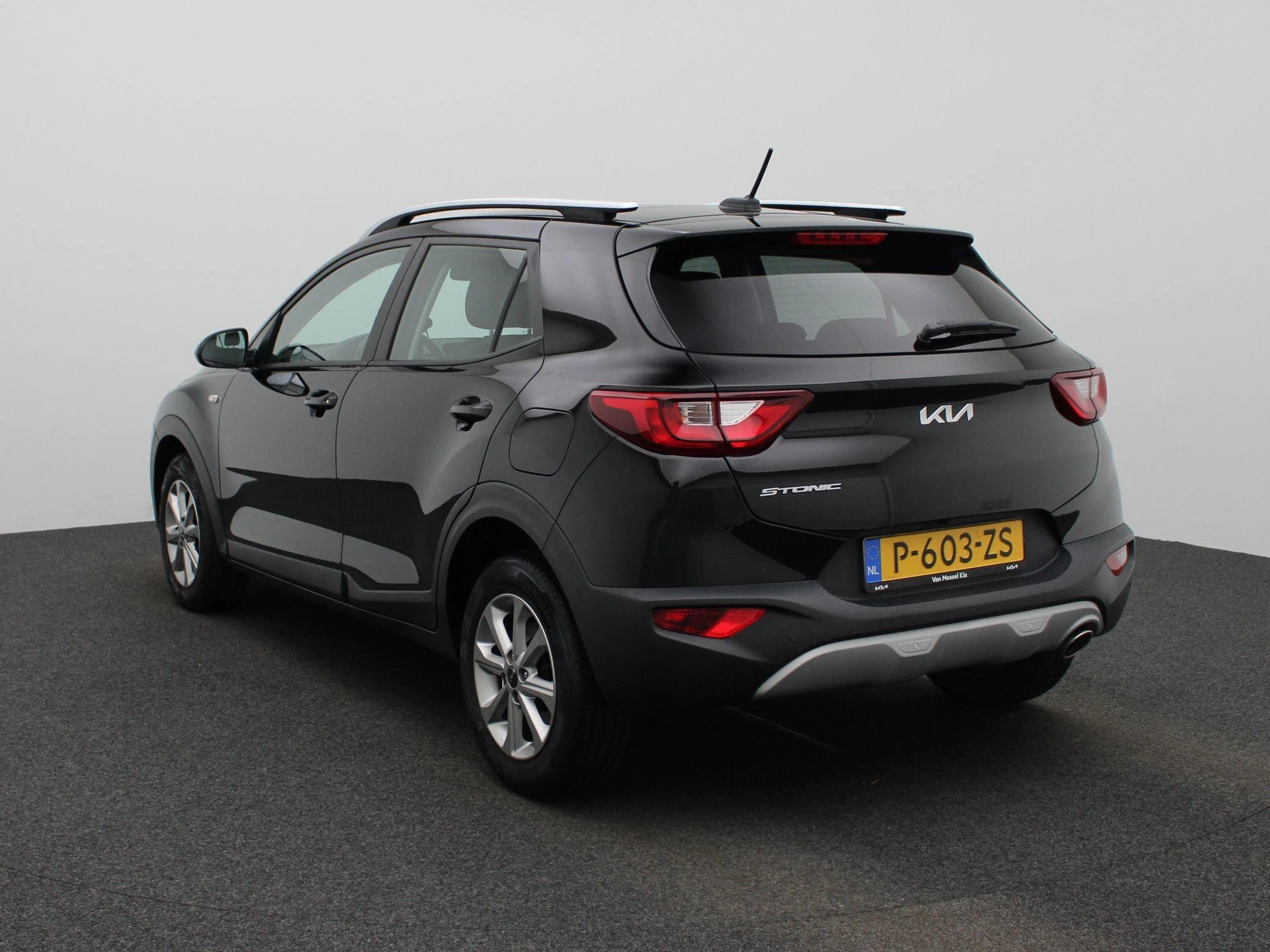 Kia Stonic met kenteken P-603-ZS – autofoto 3