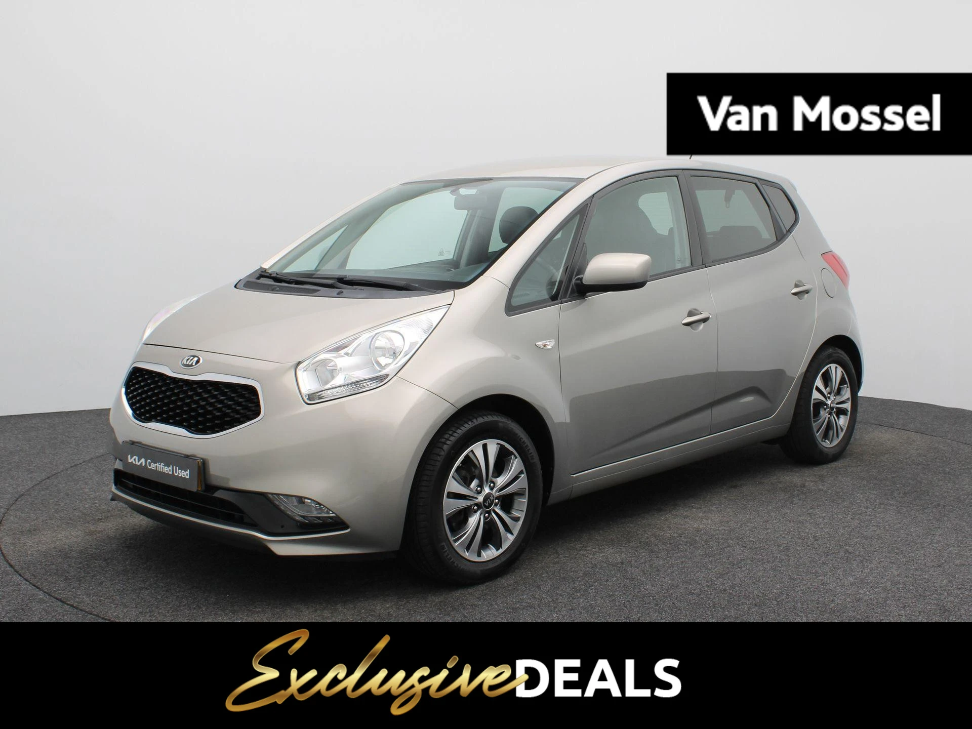 Kia Venga met kenteken 71100 – autofoto 2
