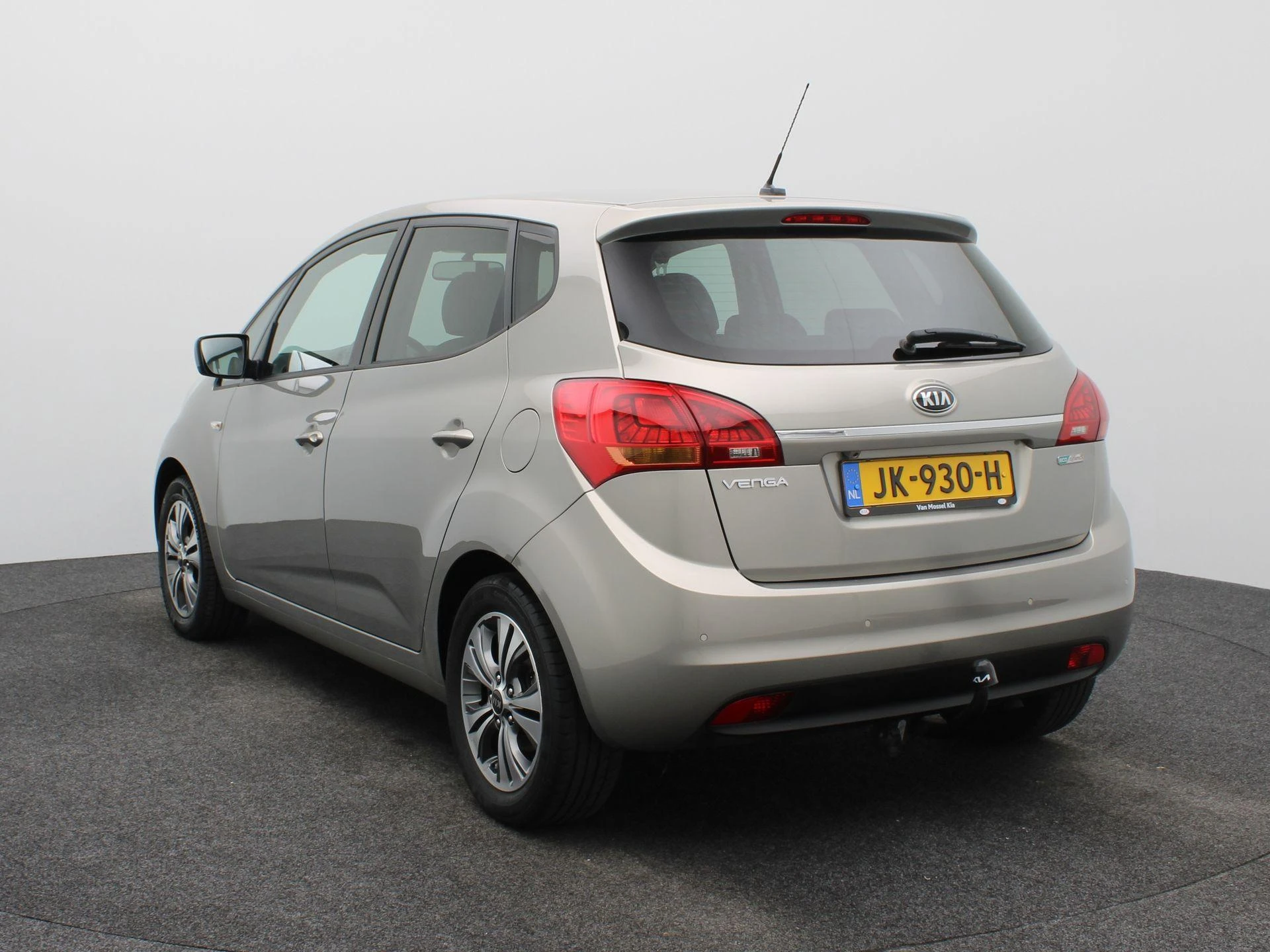 Kia Venga met kenteken 71100 – autofoto 3