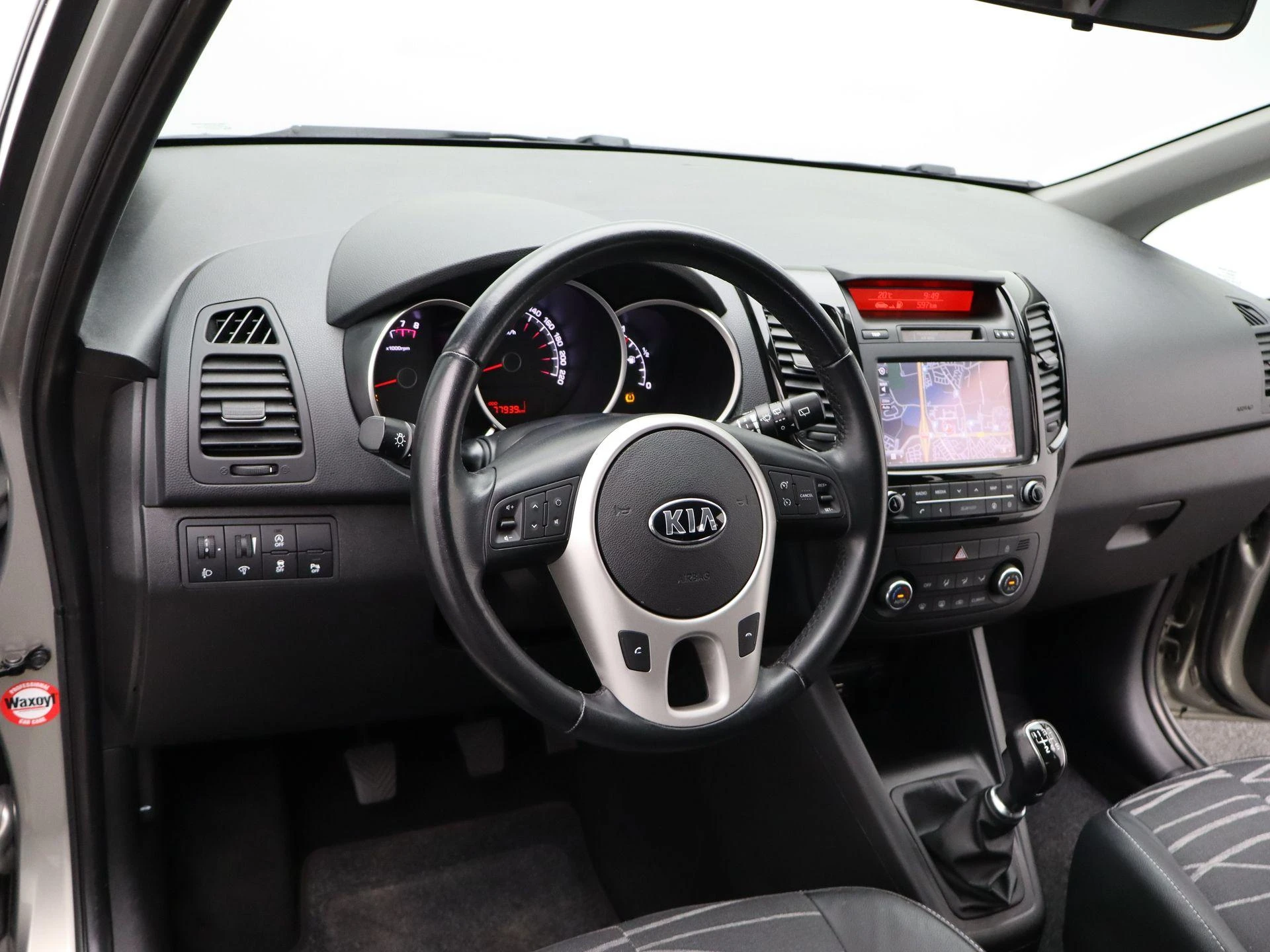 Kia Venga met kenteken 71100 – autofoto 4