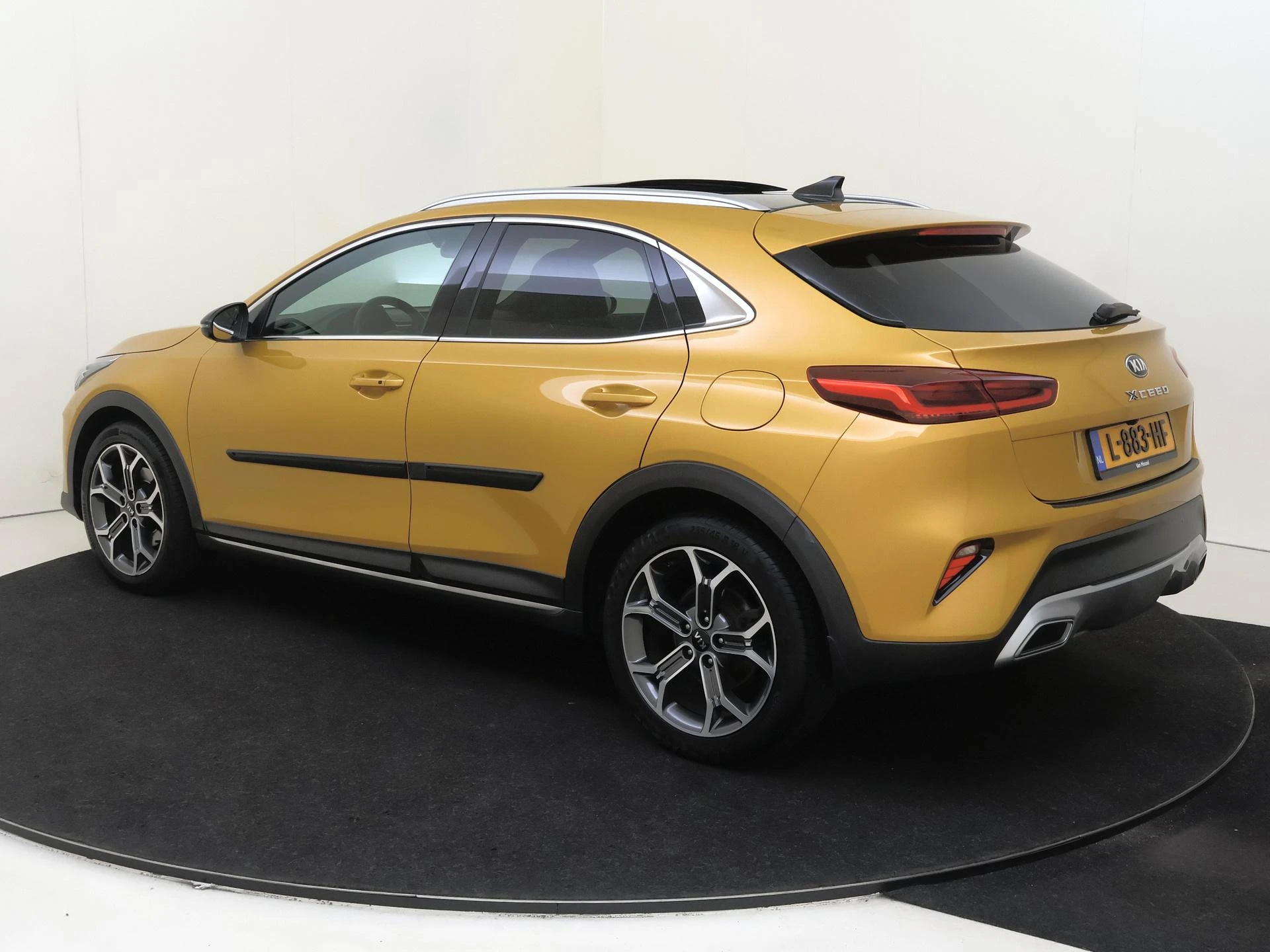 Kia Xceed met kenteken L-883-HF – autofoto 5