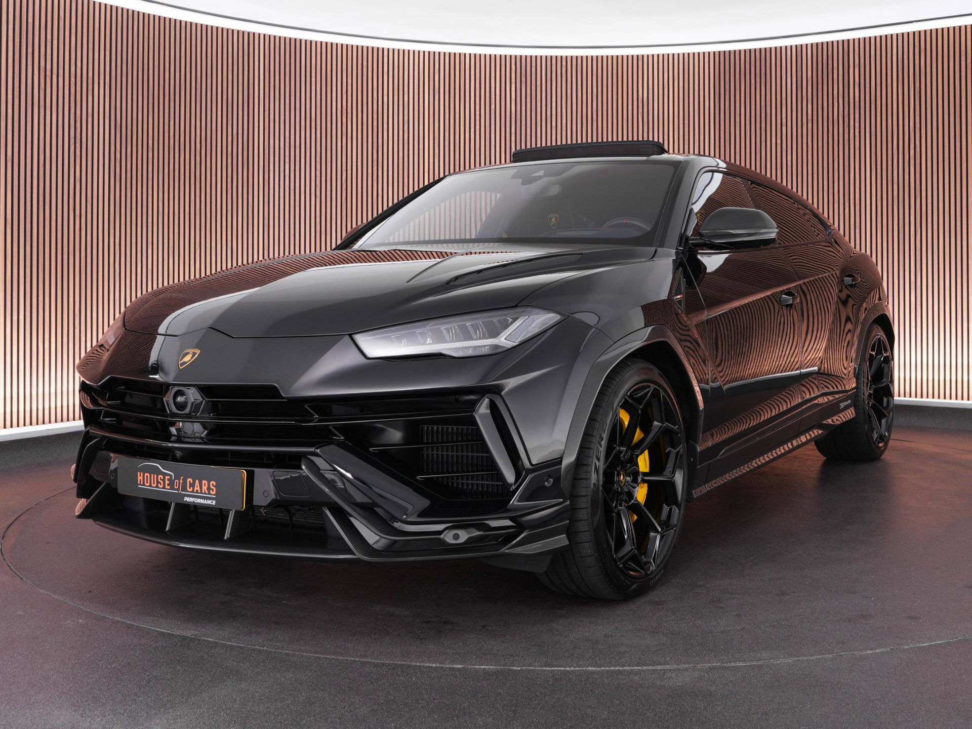 Lamborghini Urus financial lease