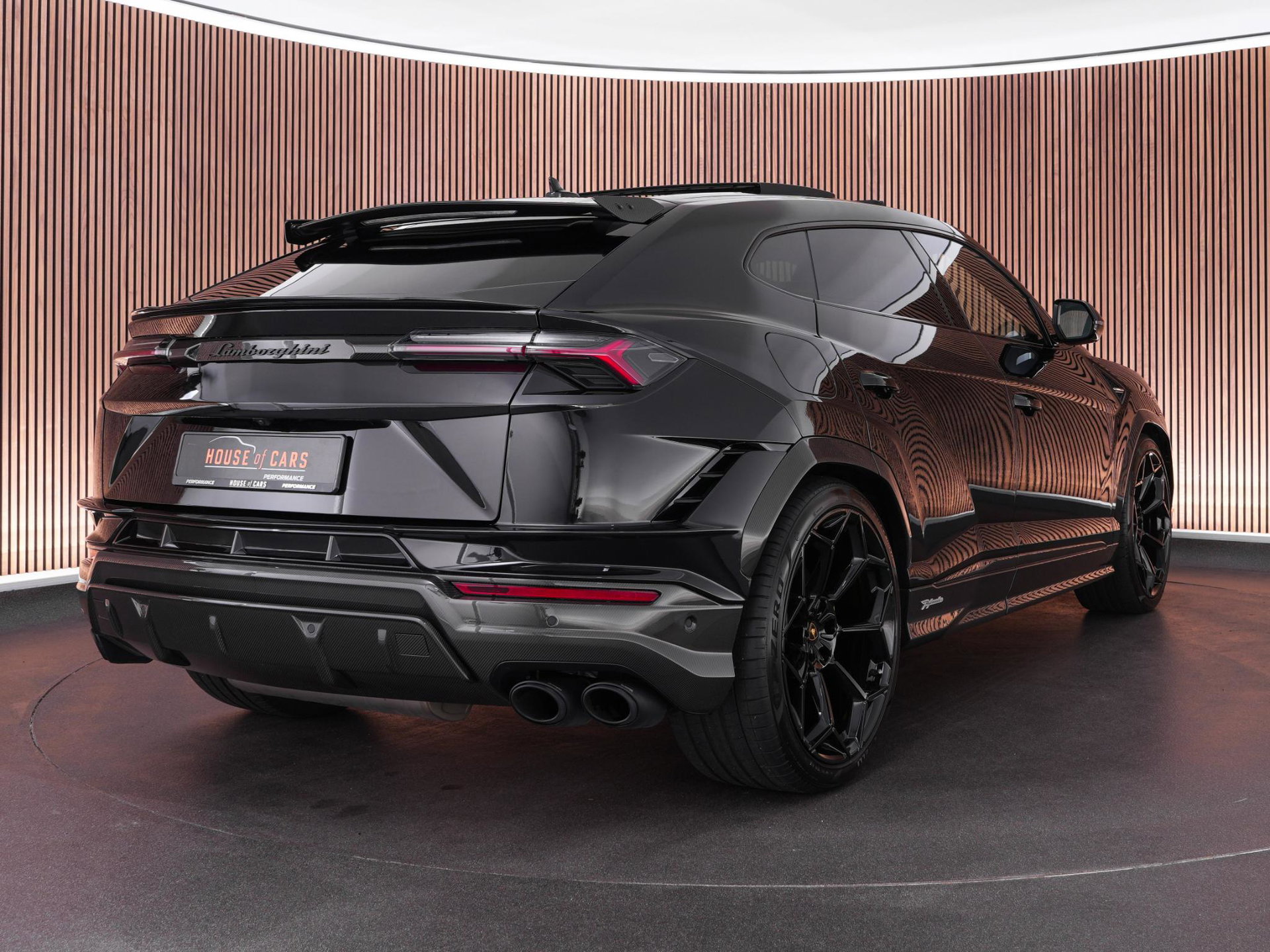 Lamborghini Urus – autofoto 2