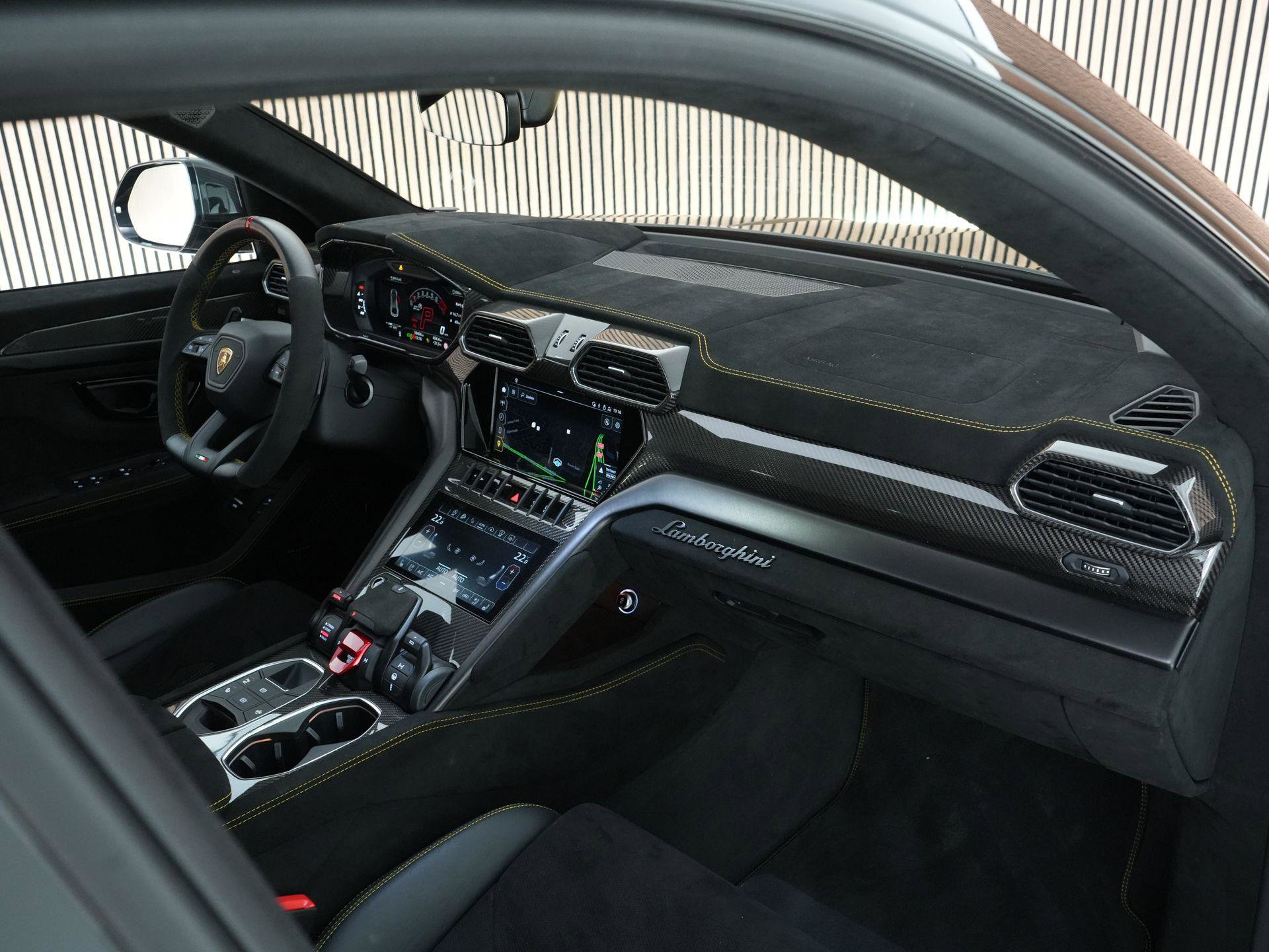 Lamborghini Urus – autofoto 3