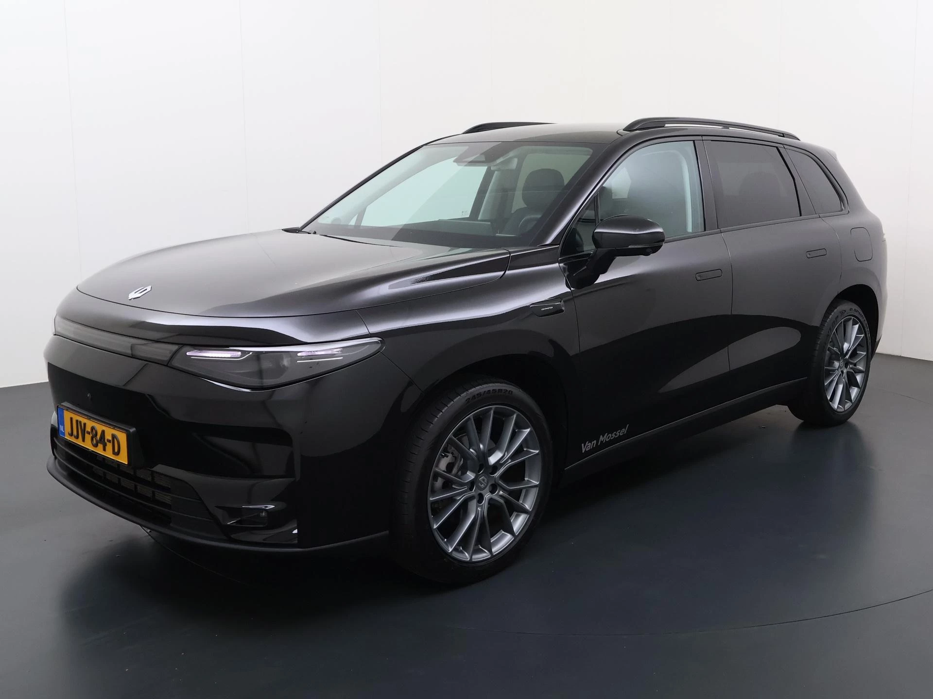 Leapmotor C10 met kenteken 145 – autofoto 2