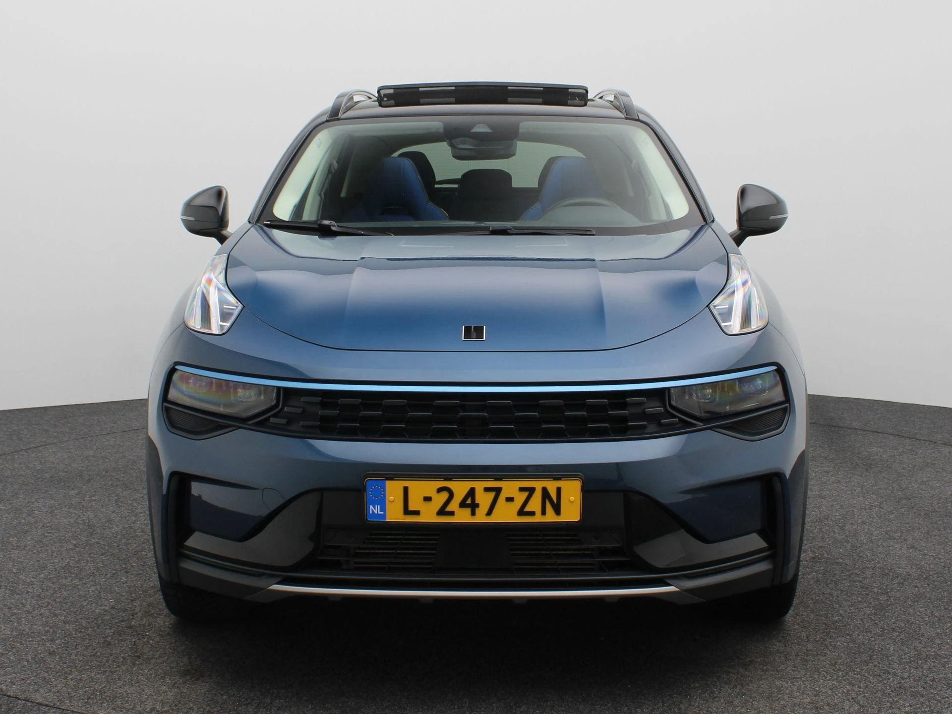 Lynk & Co &Co met kenteken L-247-ZN – autofoto 5