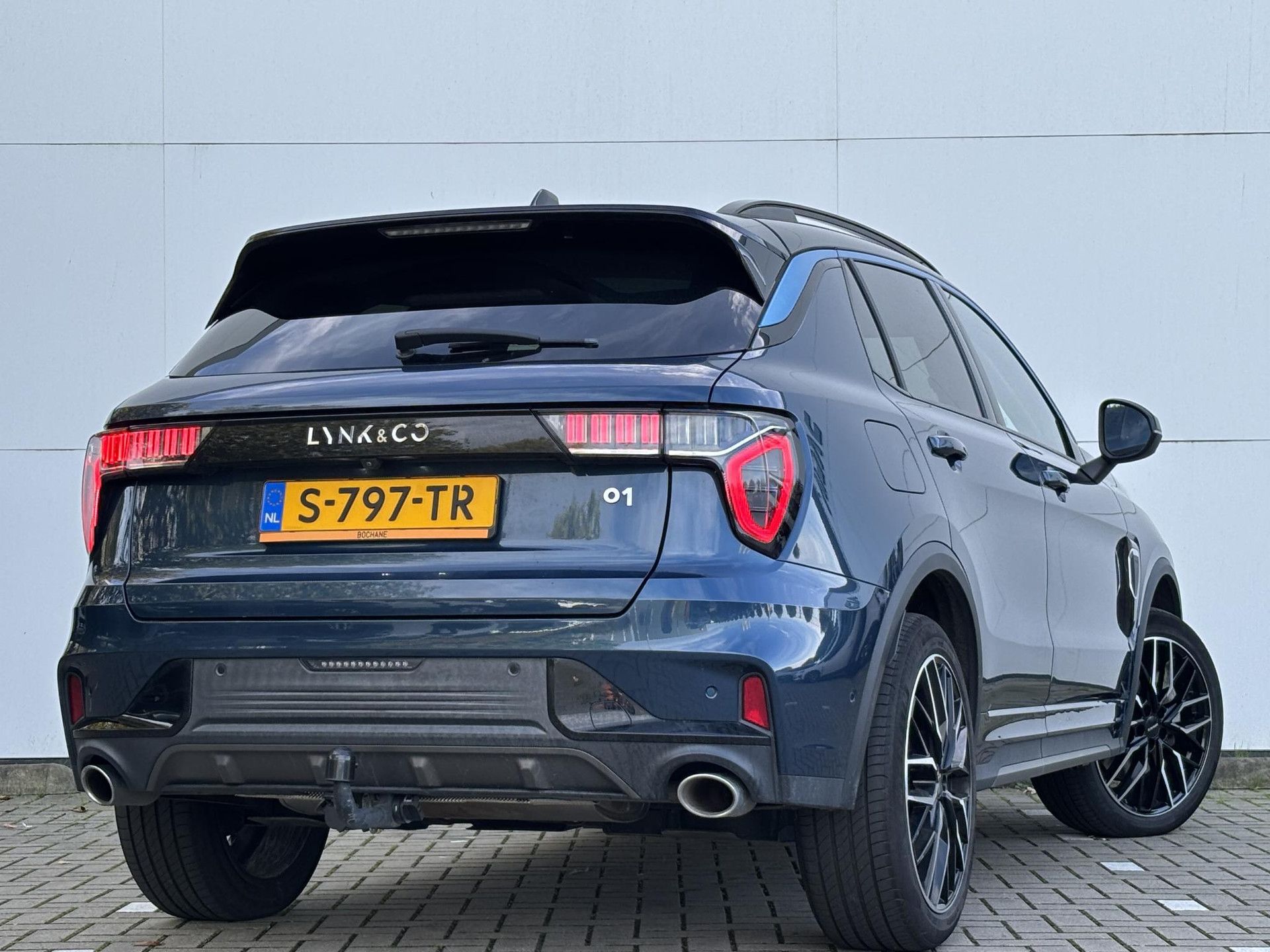 Lynk & Co &Co01 met kenteken S-797-TR – autofoto 2
