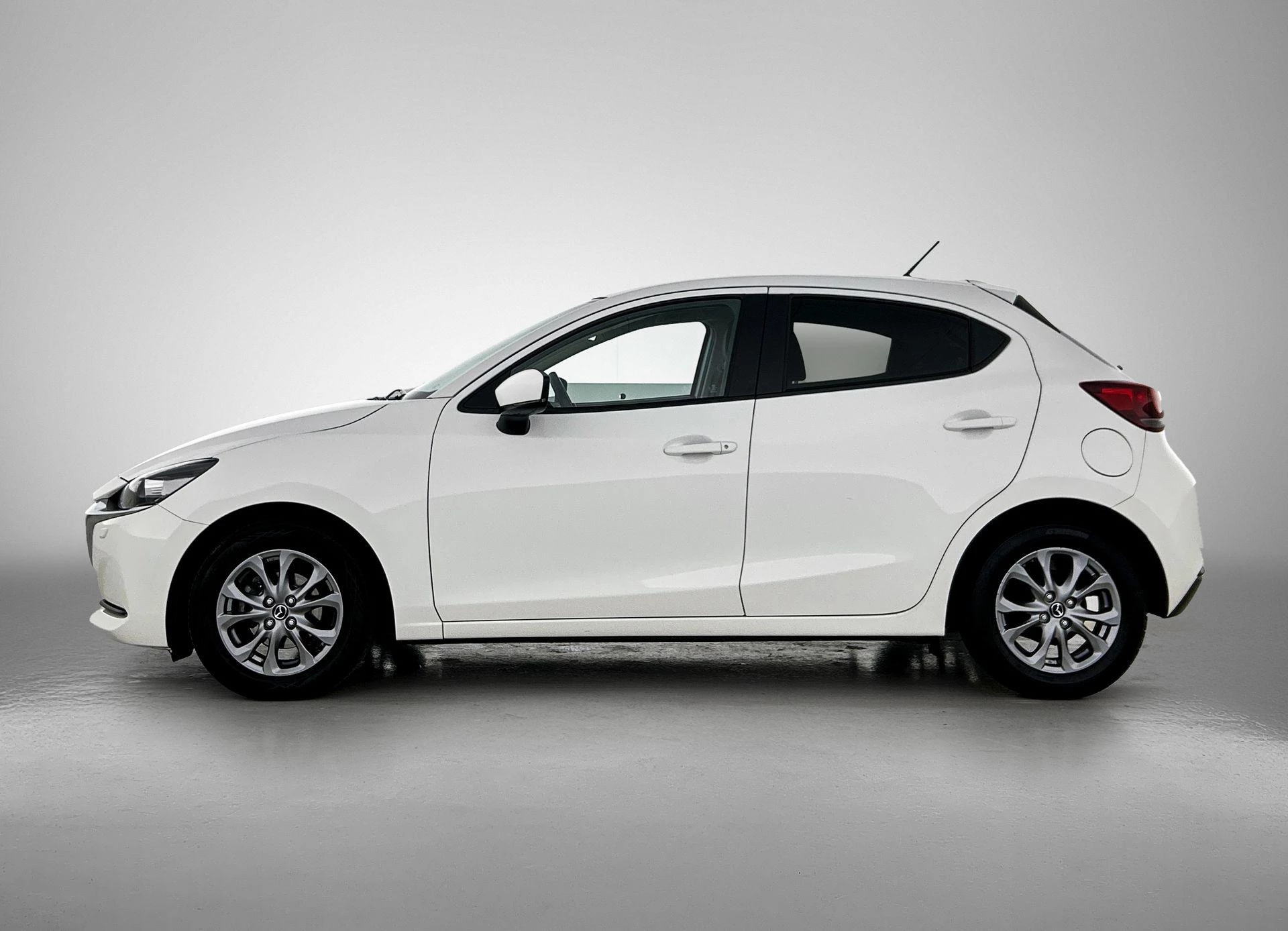 Mazda 2 met kenteken GVX-12-R – autofoto 4