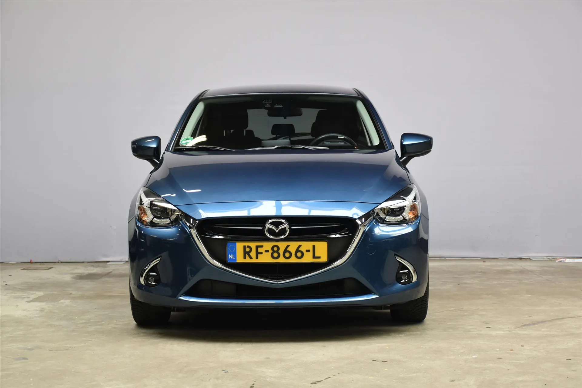Mazda 2 met kenteken RF-866-L – autofoto 2