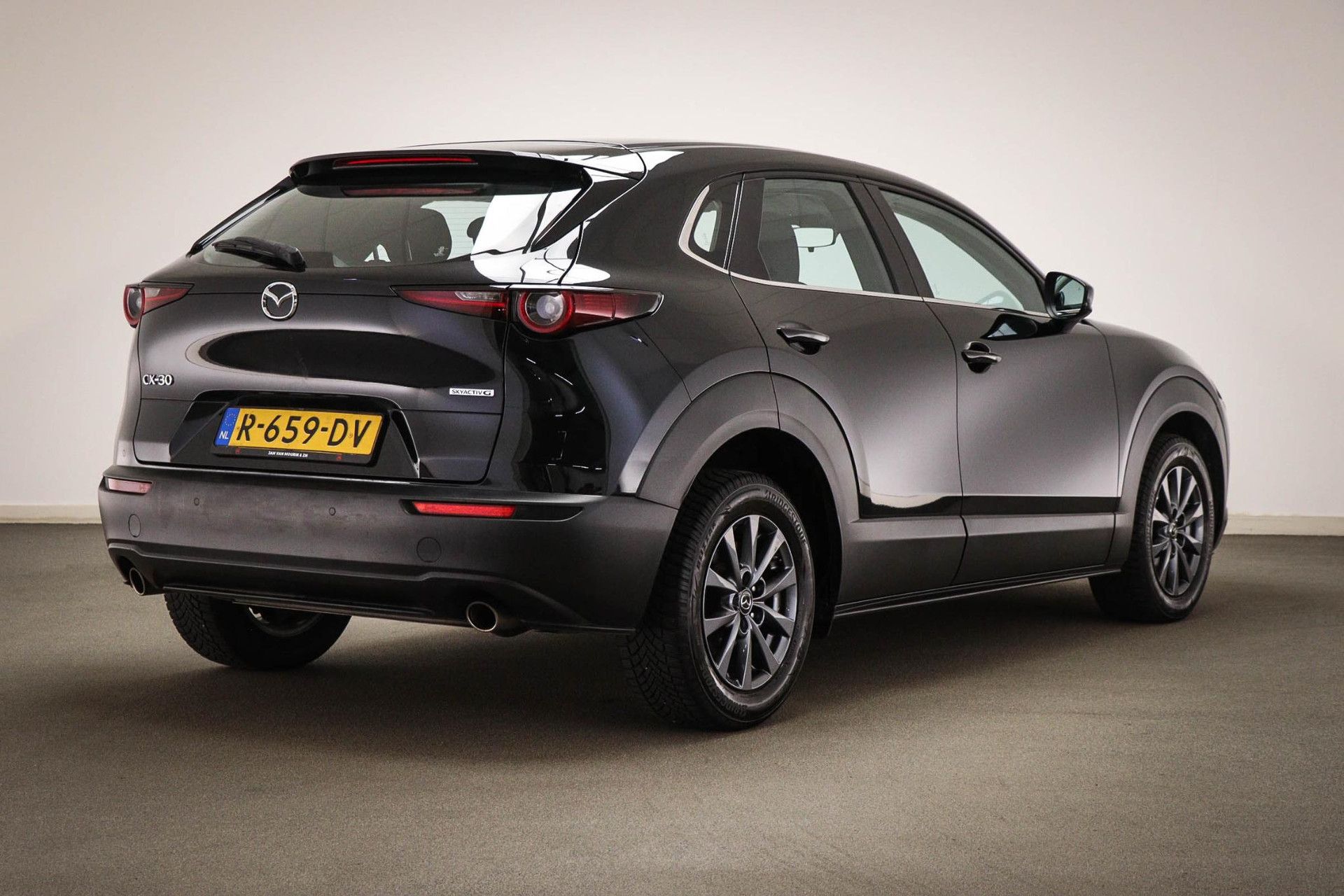 Mazda CX-30 met kenteken R-659-DV – autofoto 2