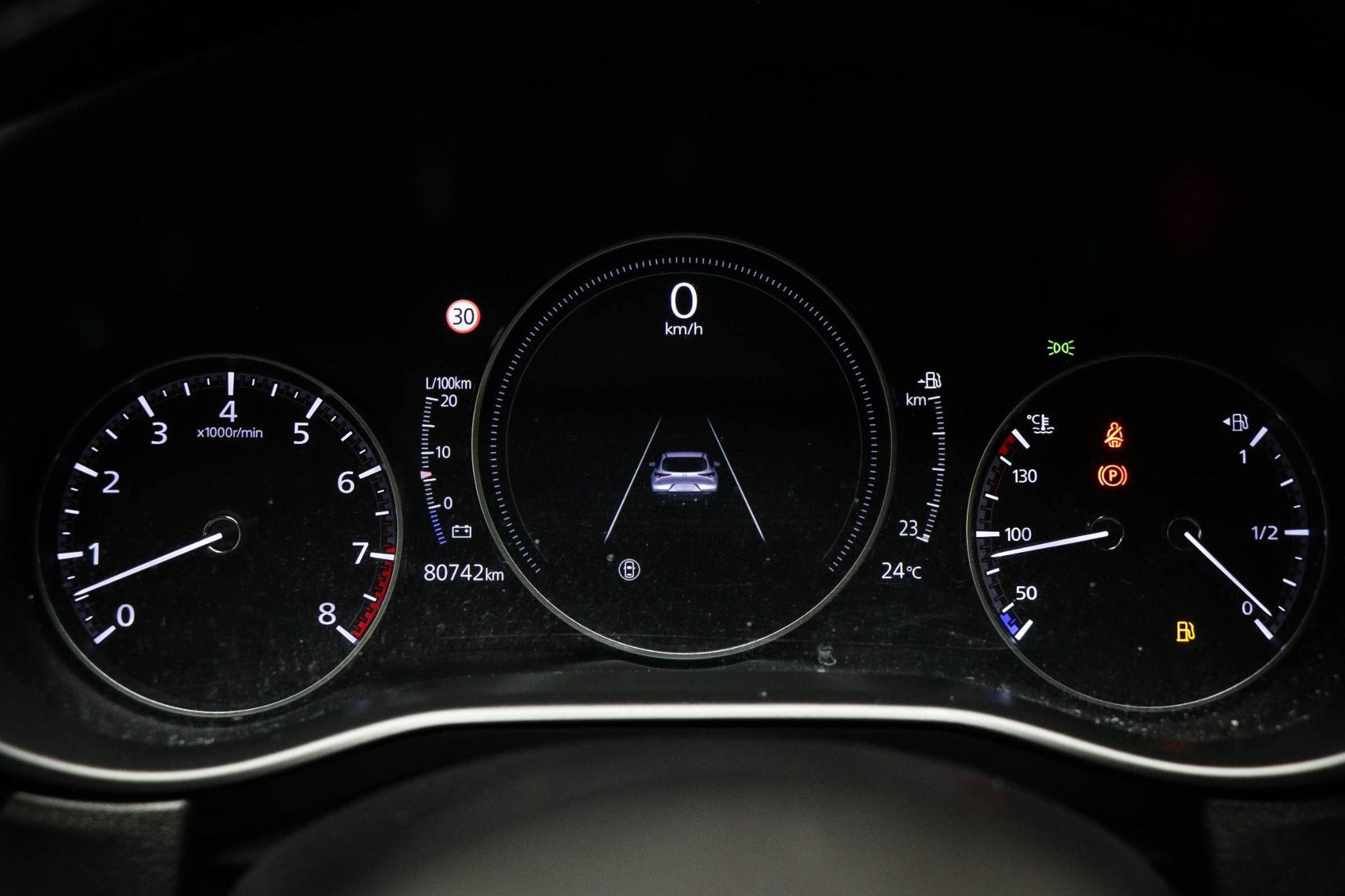 Mazda CX-30 met kenteken R-659-DV – autofoto 4