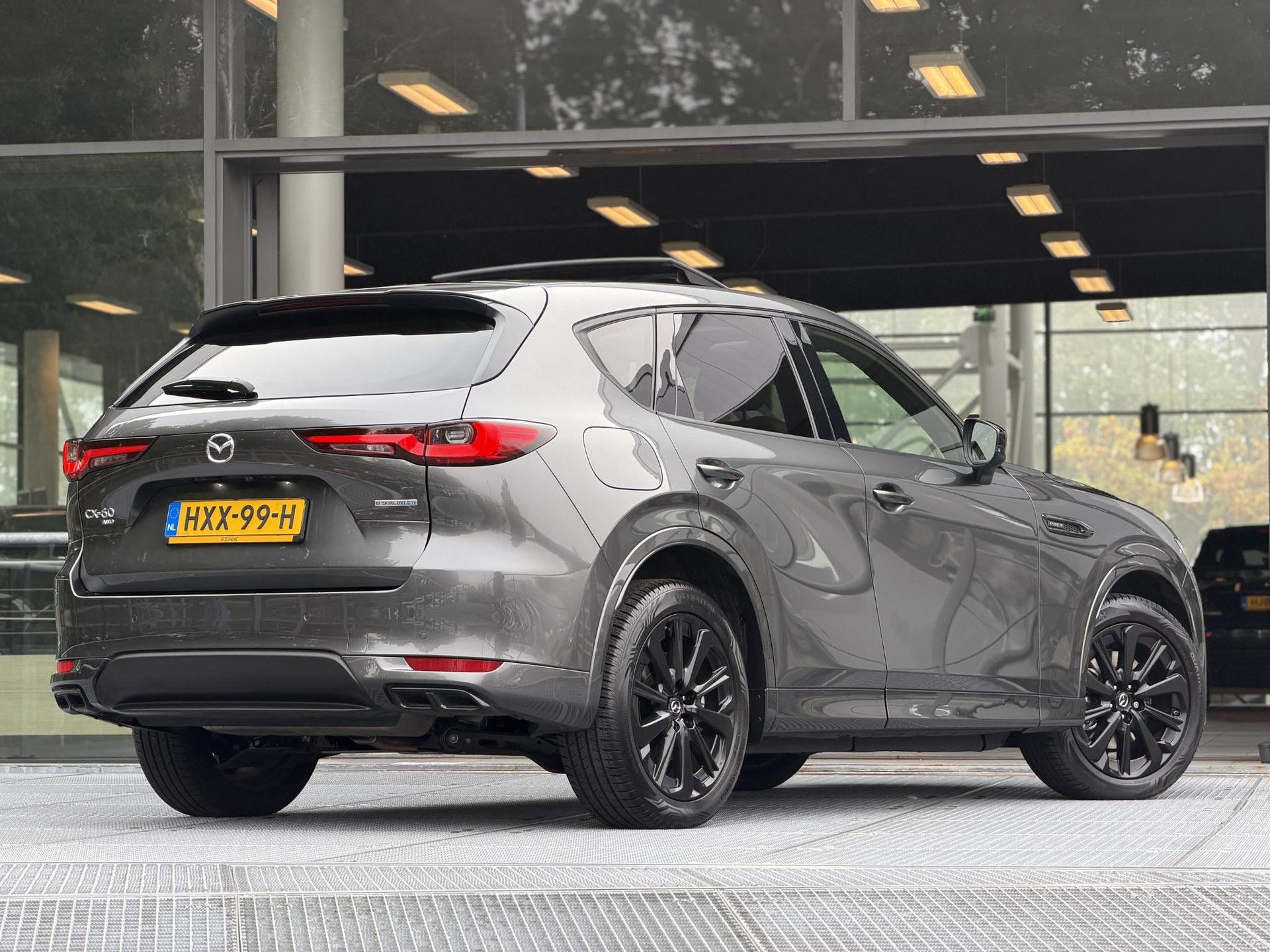 Mazda CX-60 met kenteken HXX-99-H – autofoto 2