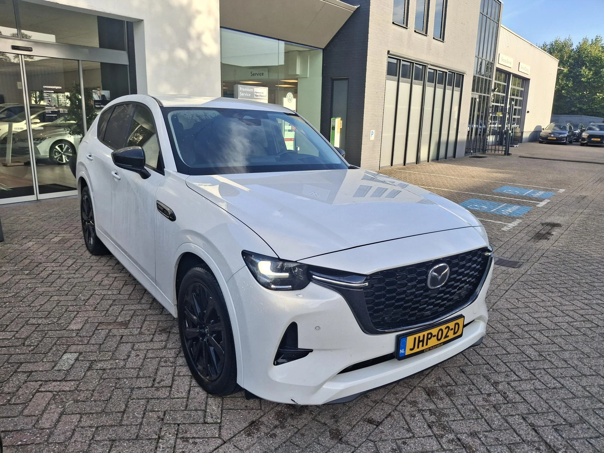 Mazda CX-60 met kenteken JHP-02-D – autofoto 5