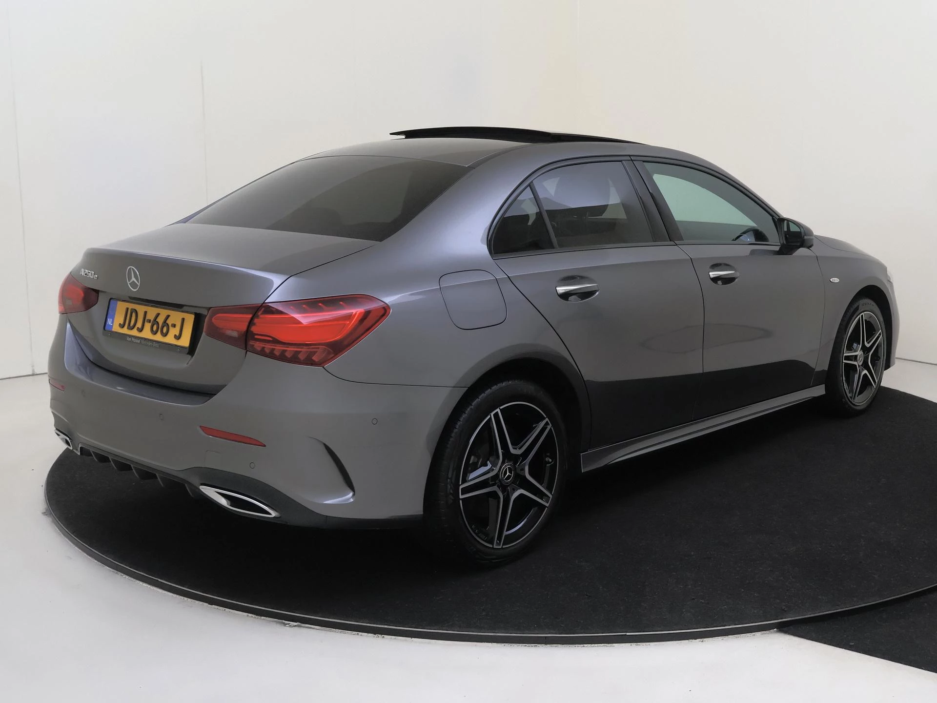 Mercedes-Benz A-Klasse met kenteken 08100 – autofoto 3