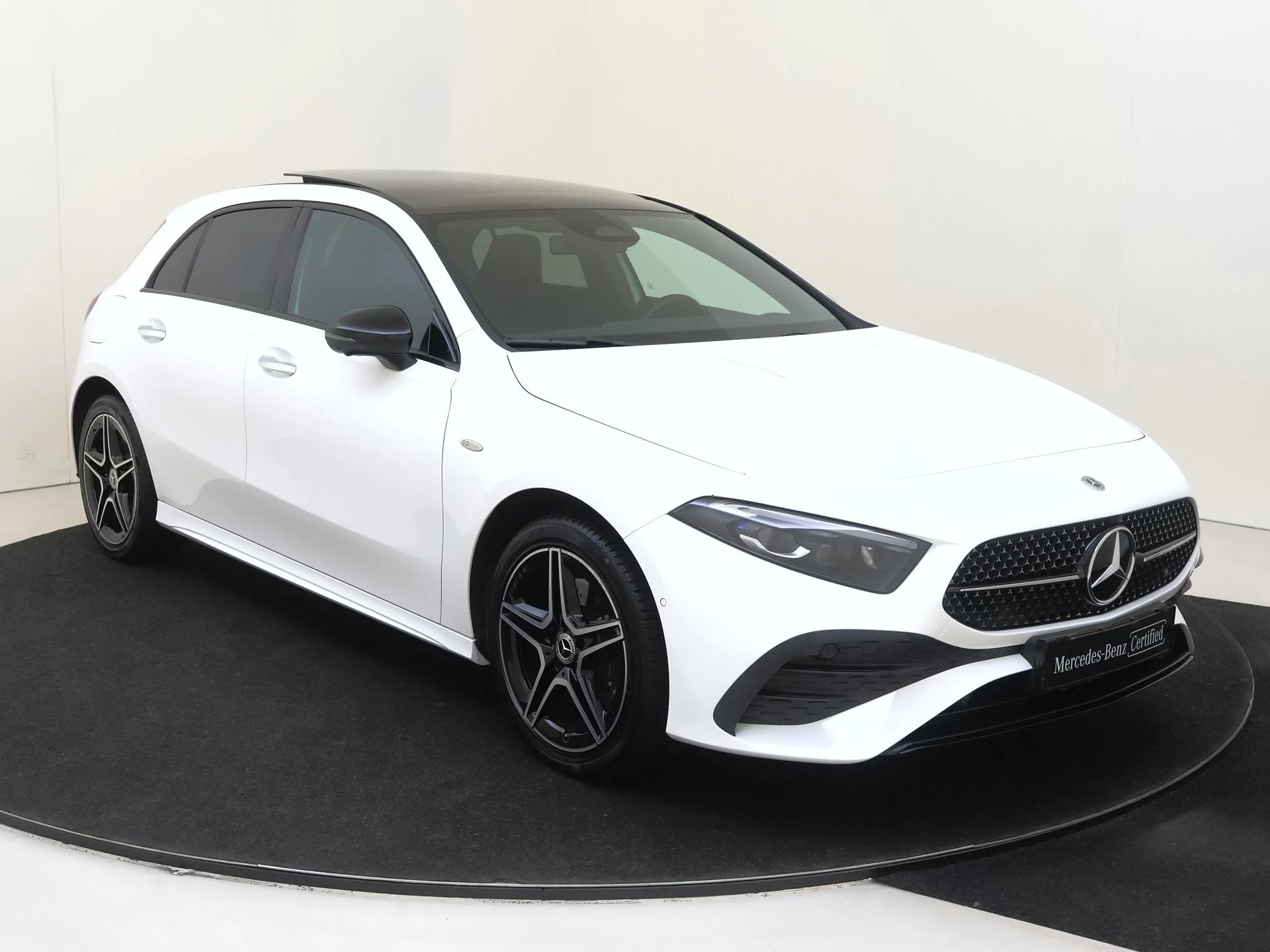 Mercedes-Benz A-Klasse met kenteken 08100 – autofoto 3