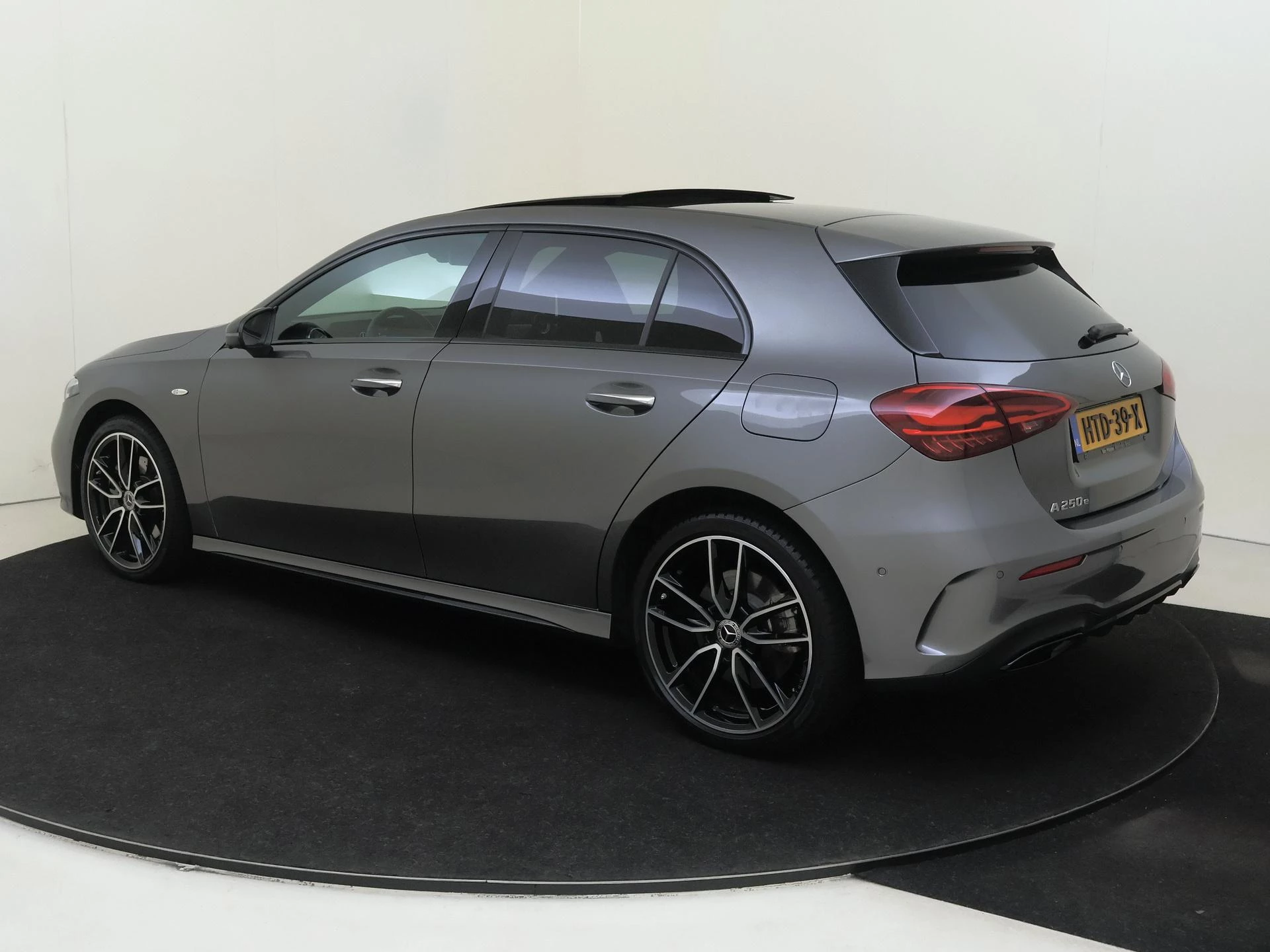 Mercedes-Benz A-Klasse met kenteken 09100 – autofoto 4