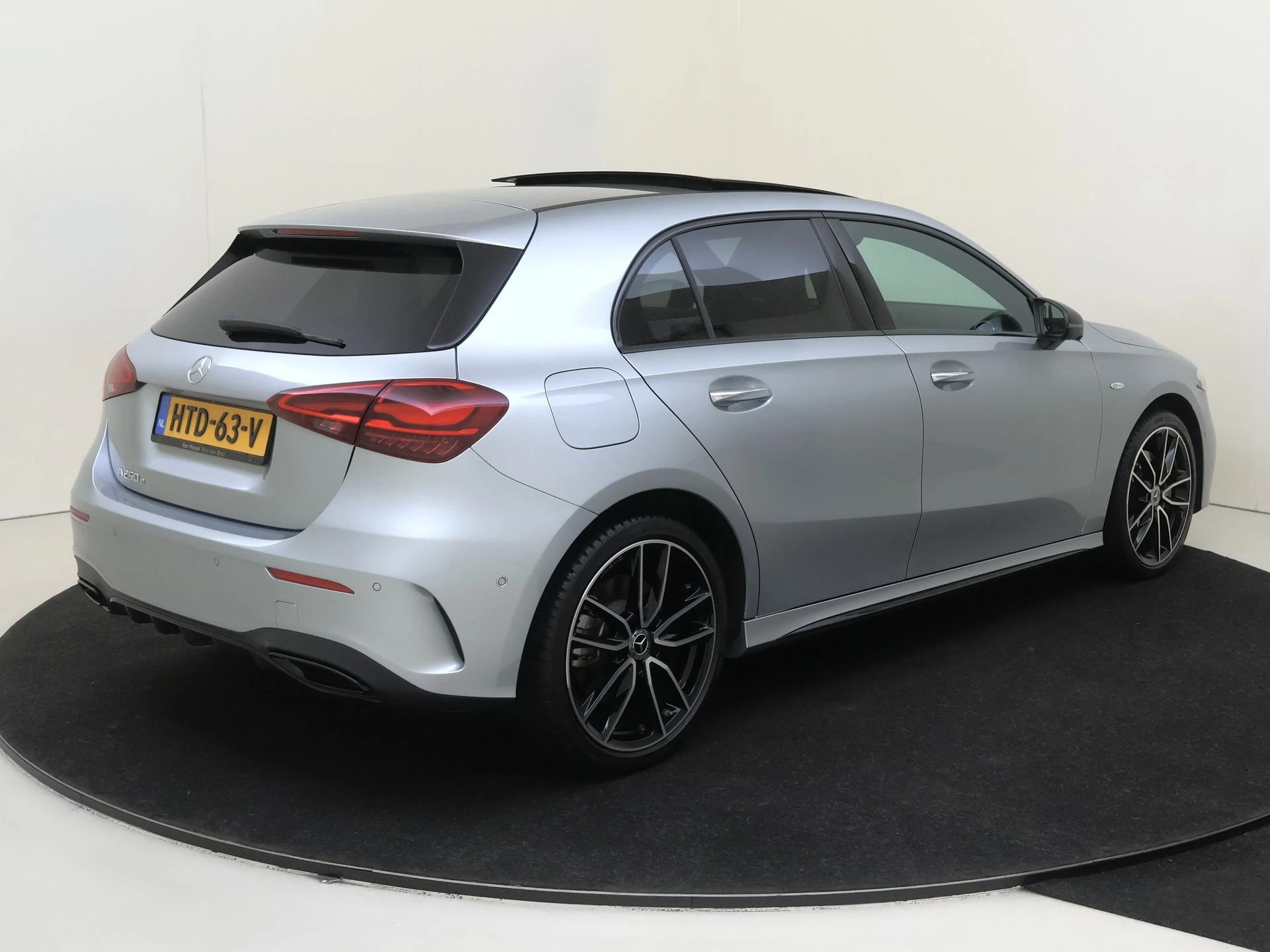 Mercedes-Benz A-Klasse met kenteken 09100 – autofoto 5