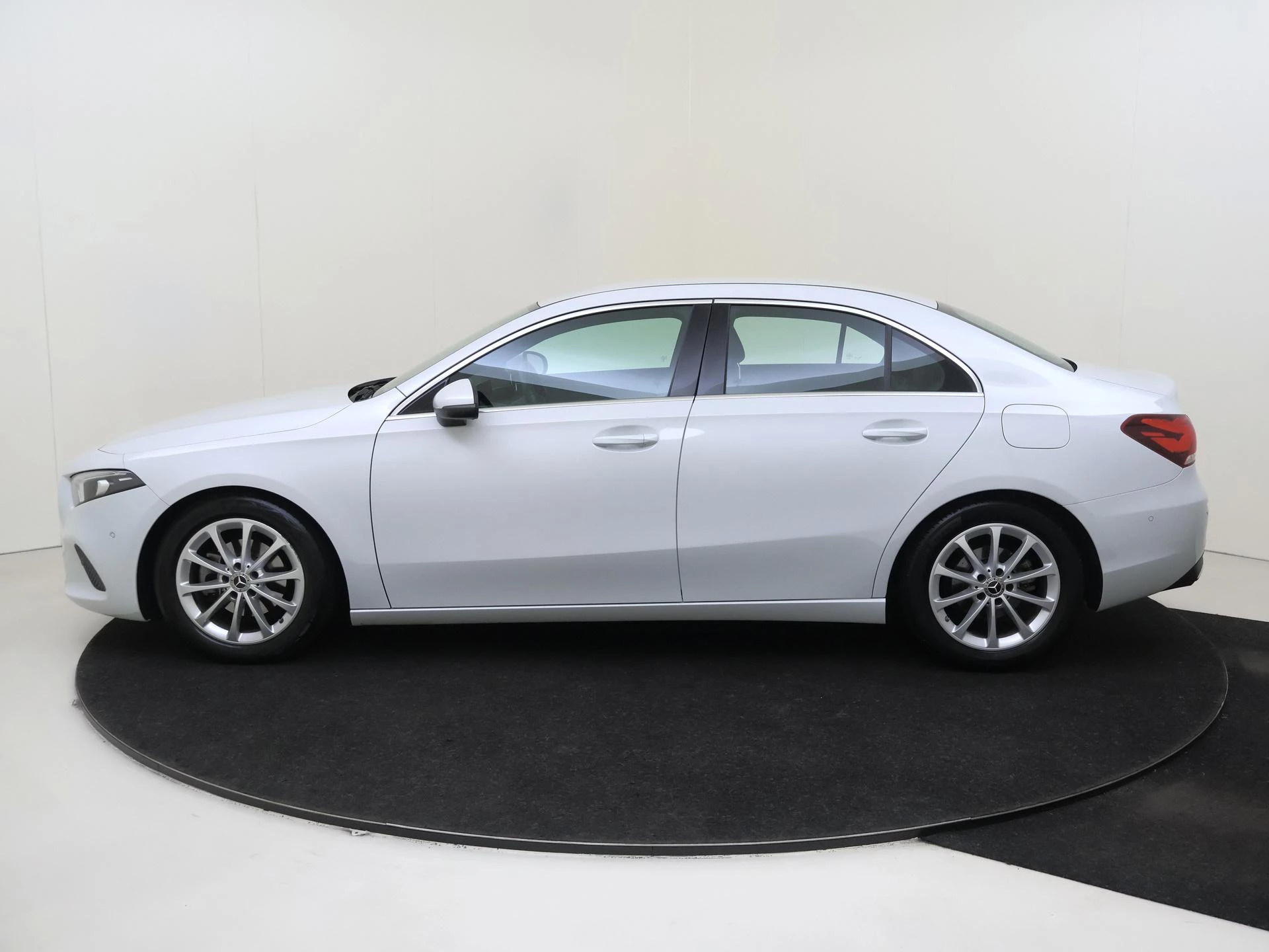 Mercedes-Benz A-Klasse met kenteken H-200-HV – autofoto 3