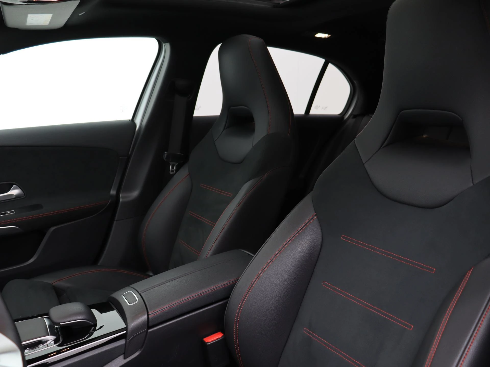 Mercedes-Benz A-Klasse met kenteken ZN-967-D – autofoto 5