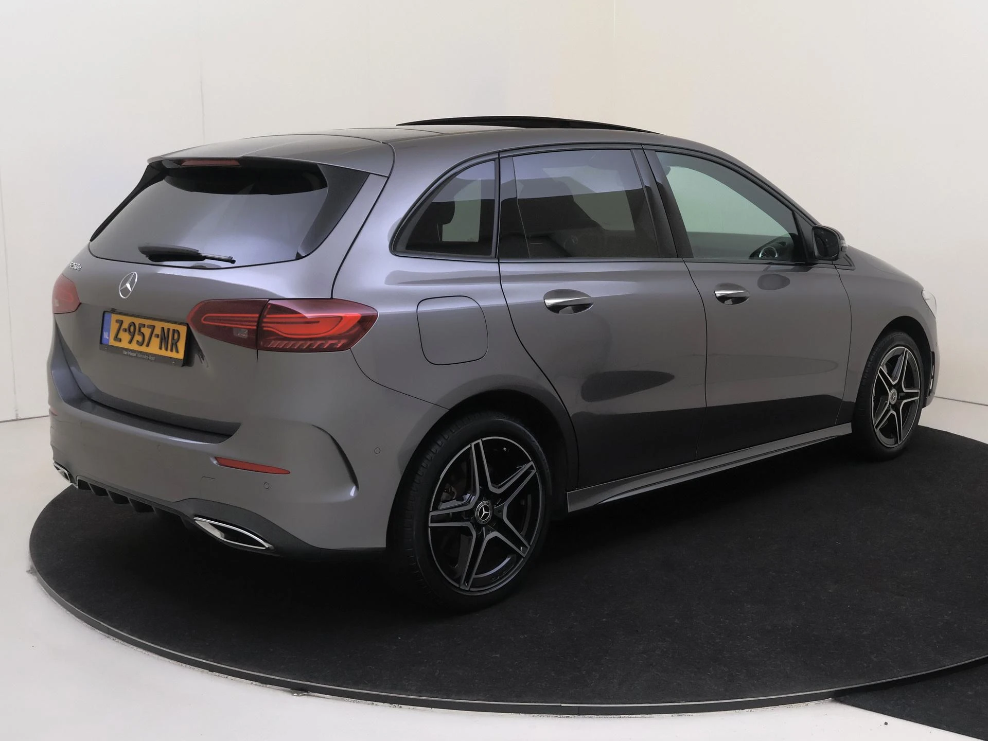Mercedes-Benz B-Klasse met kenteken 09100 – autofoto 5