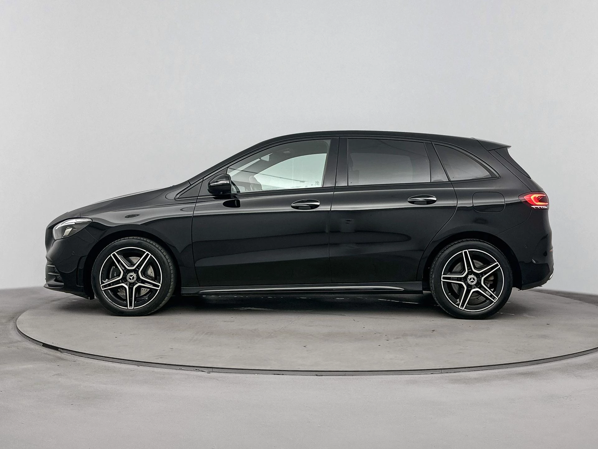 Mercedes-Benz B-Klasse met kenteken 11100 – autofoto 4