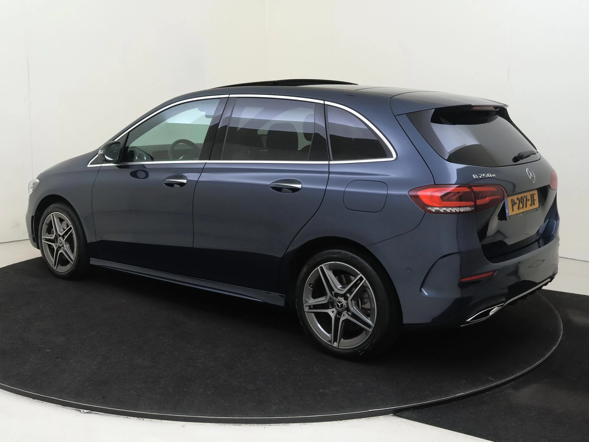 Mercedes-Benz B-Klasse met kenteken 12100 – autofoto 4