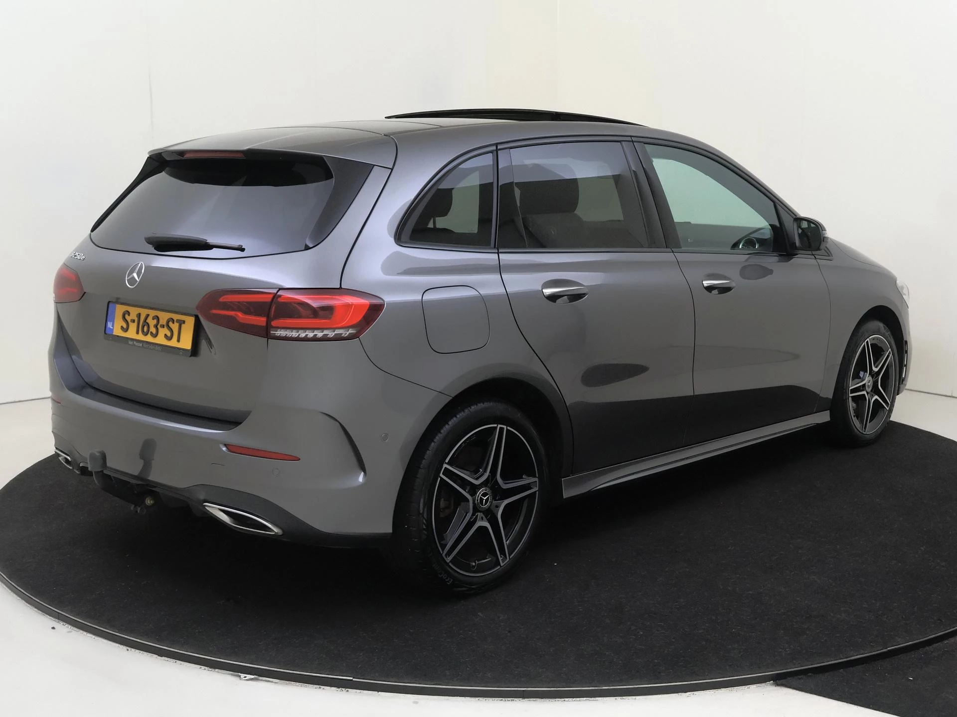 Mercedes-Benz B-Klasse met kenteken 12100 – autofoto 4