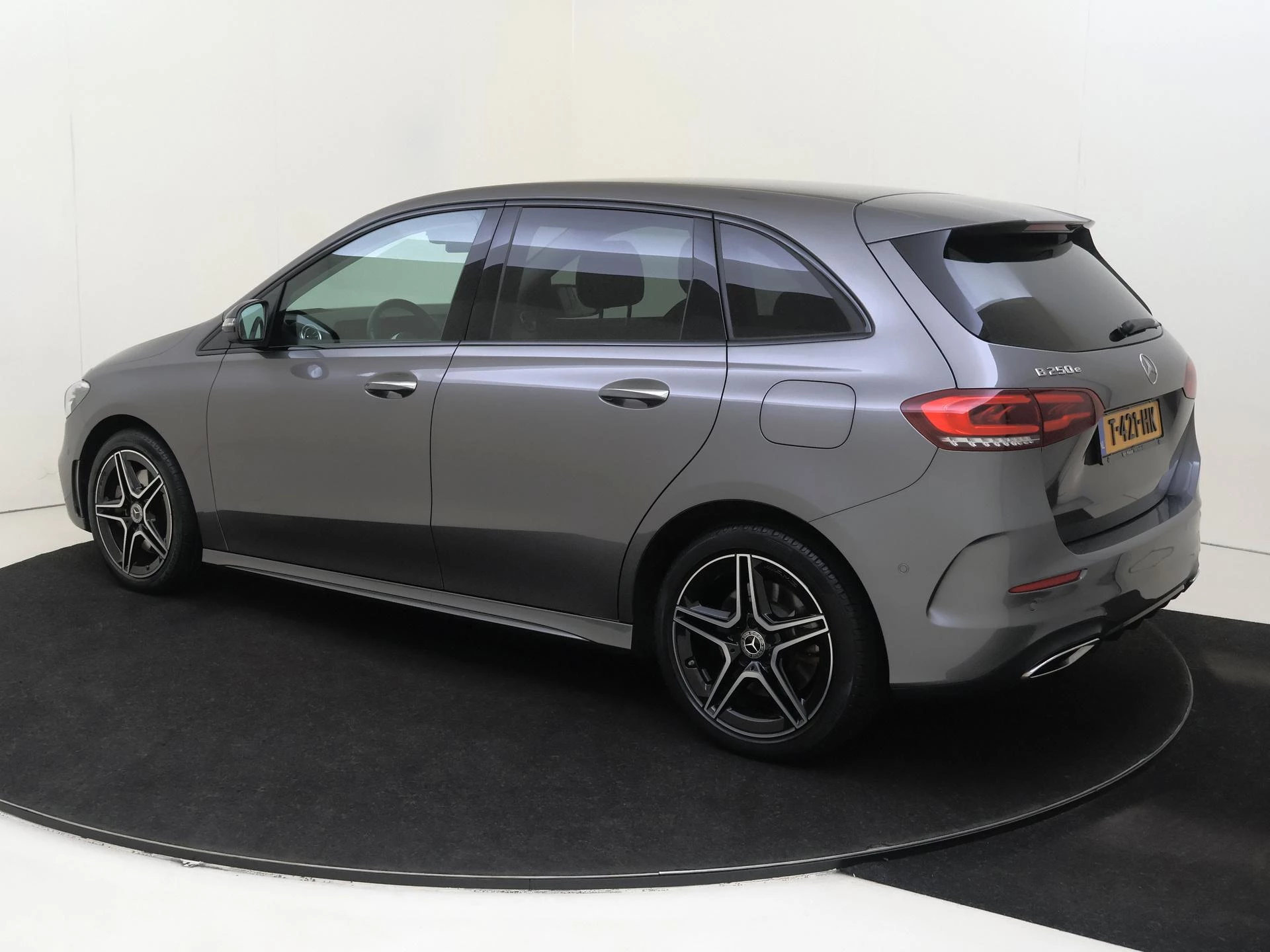 Mercedes-Benz B-Klasse met kenteken 12100 – autofoto 4